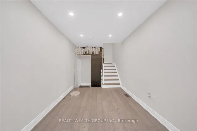 40 Clowes St, Ajax 4