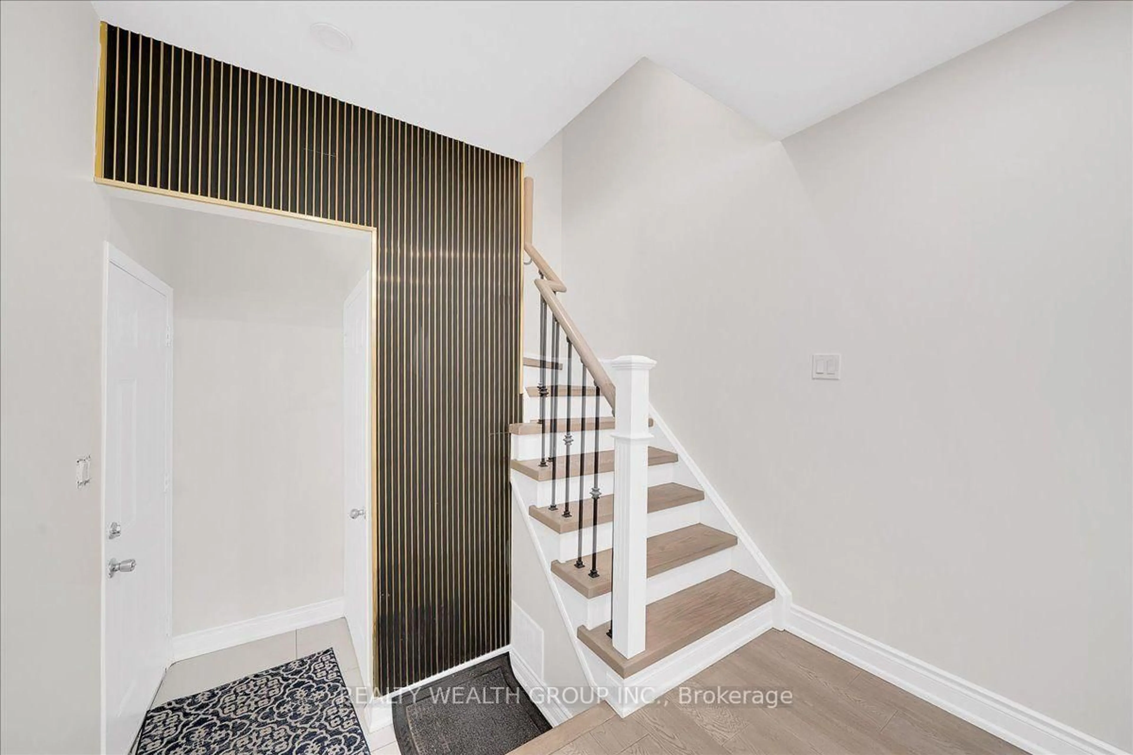 Indoor entryway for 40 Clowes St, Ajax Ontario L1Z 0K9
