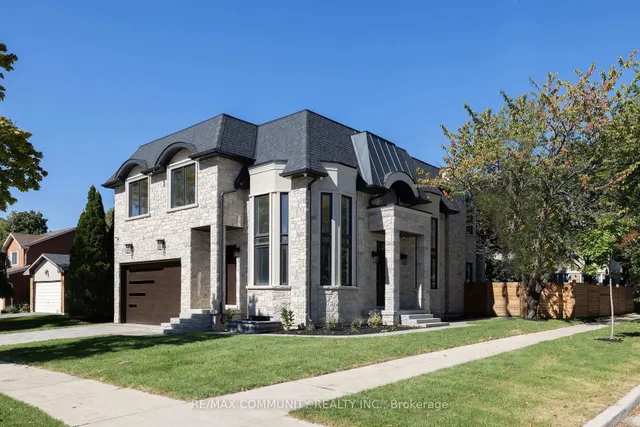 12 Port Royal Tr, Toronto 2
