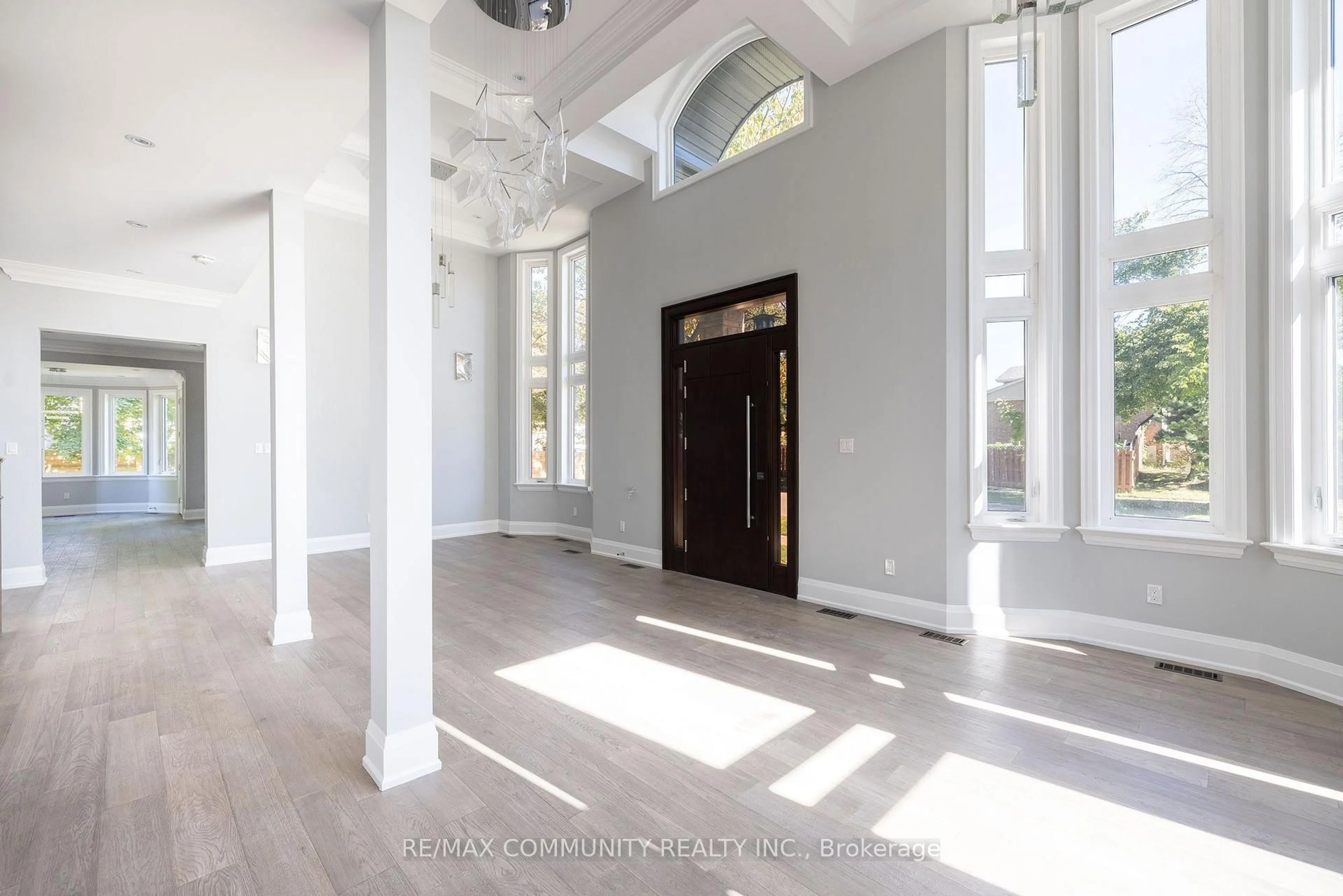 Indoor entryway for 12 Port Royal Tr, Toronto Ontario M1V 2G5