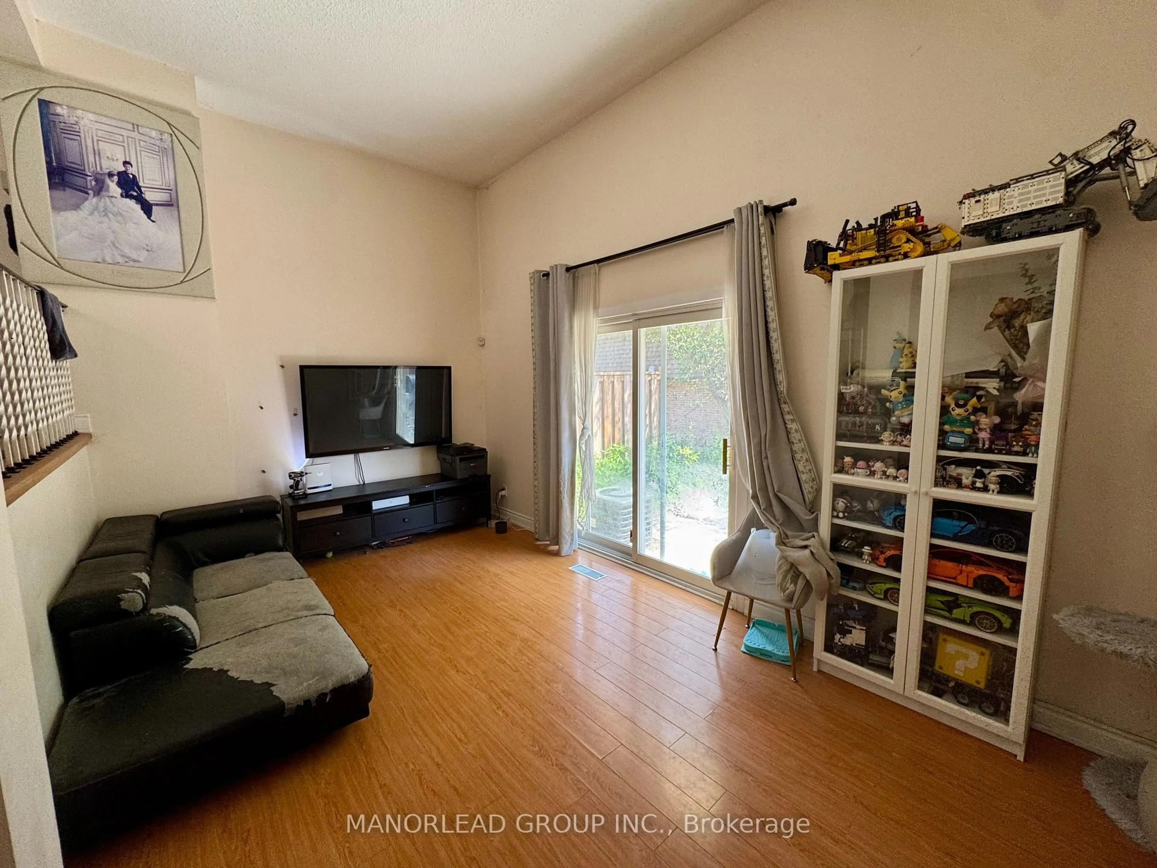 A pic of a room for 121 L'Amoreaux Dr #31, Toronto Ontario M1W 2J9