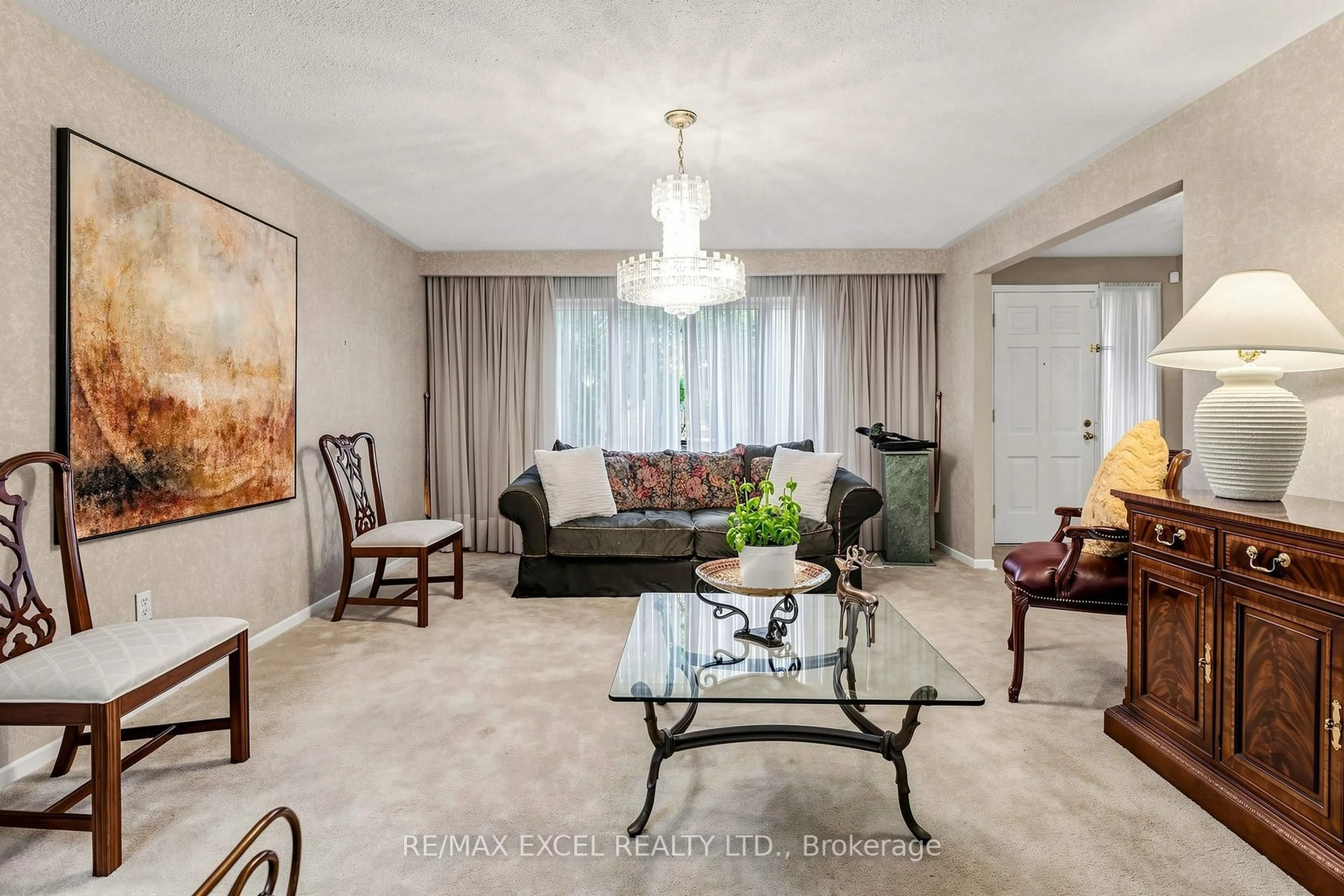 Living room with furniture, unknown for 62 Ardgowan Cres, Toronto Ontario M1V 1B3