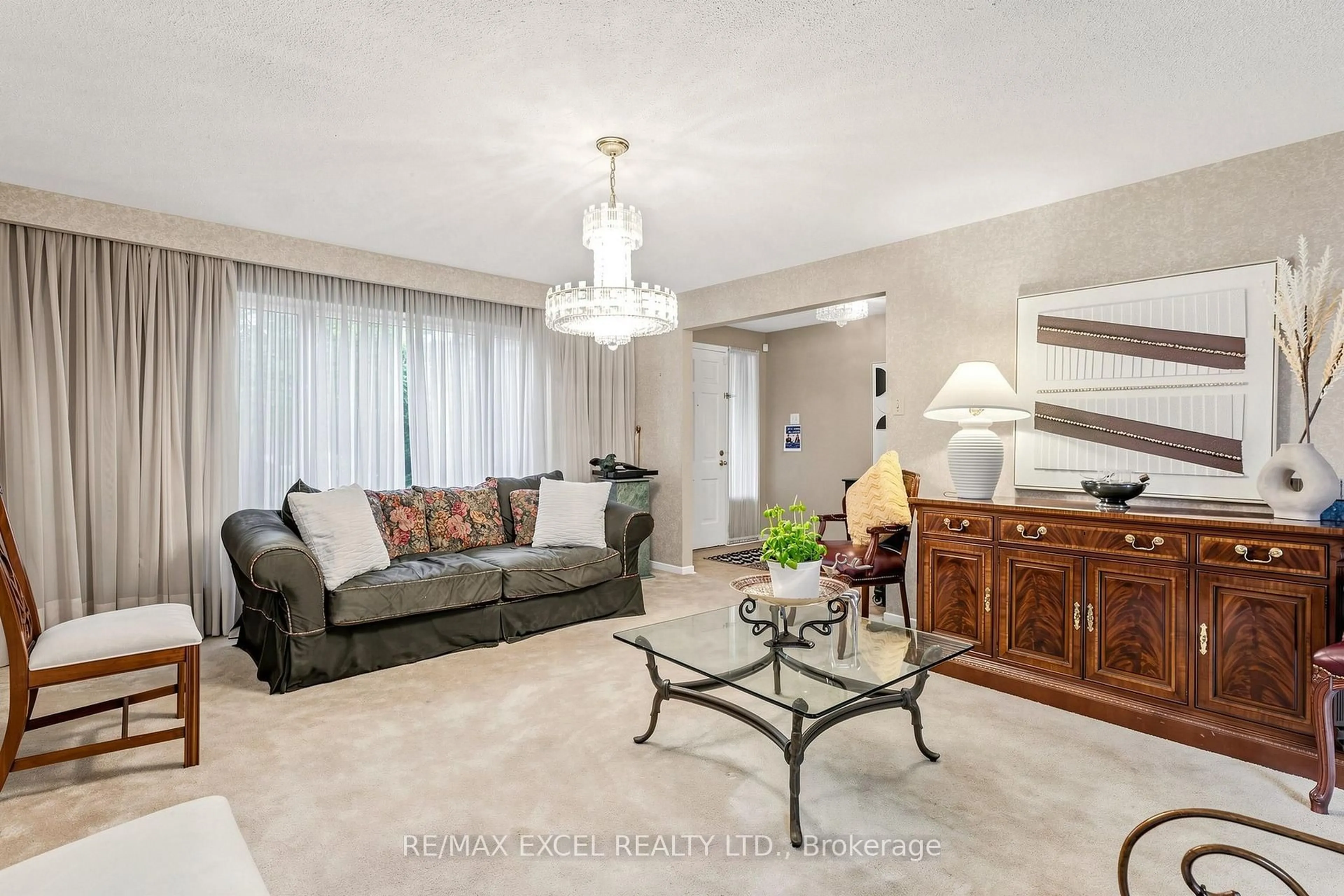 Living room with furniture, unknown for 62 Ardgowan Cres, Toronto Ontario M1V 1B3