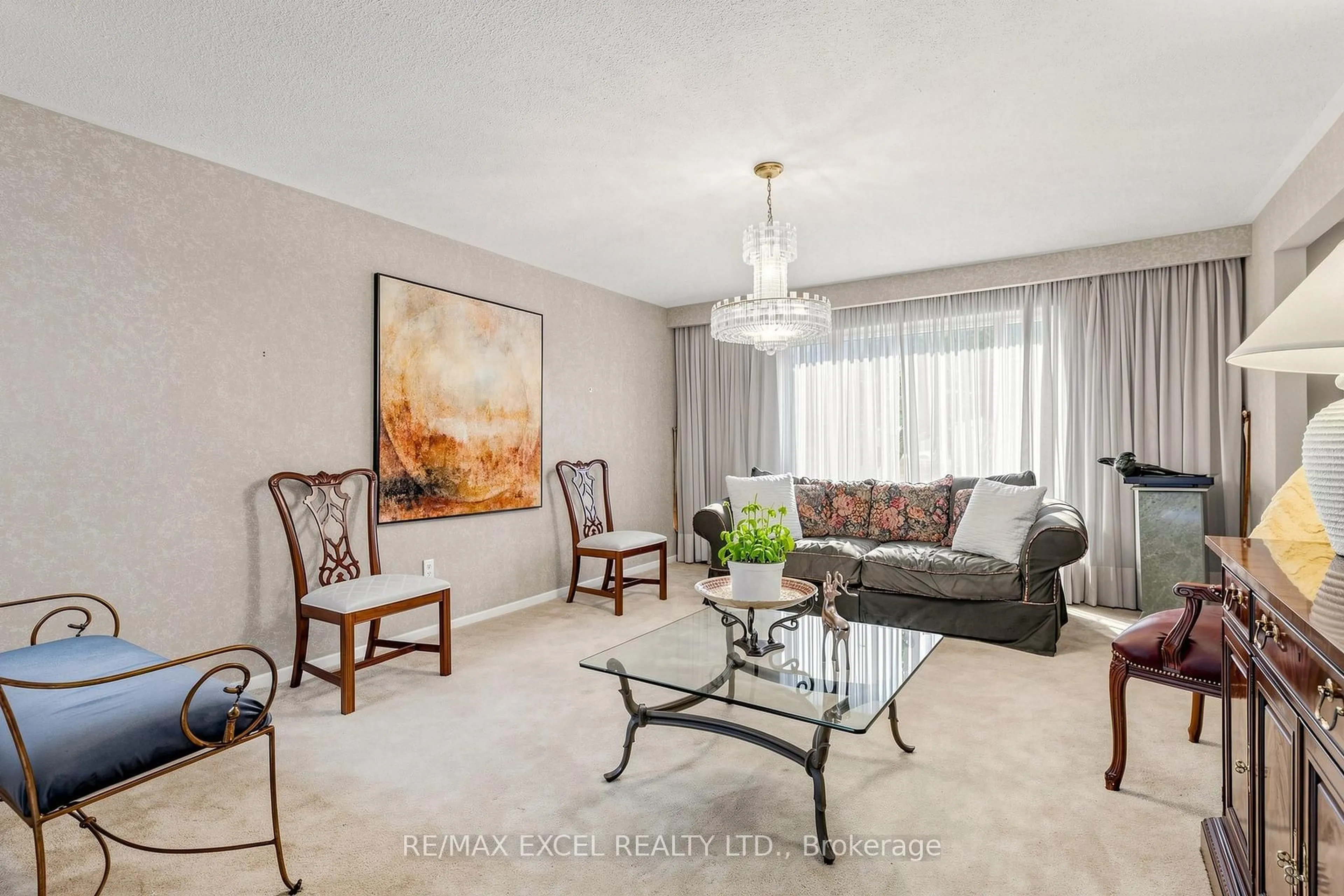 Living room with furniture, unknown for 62 Ardgowan Cres, Toronto Ontario M1V 1B3