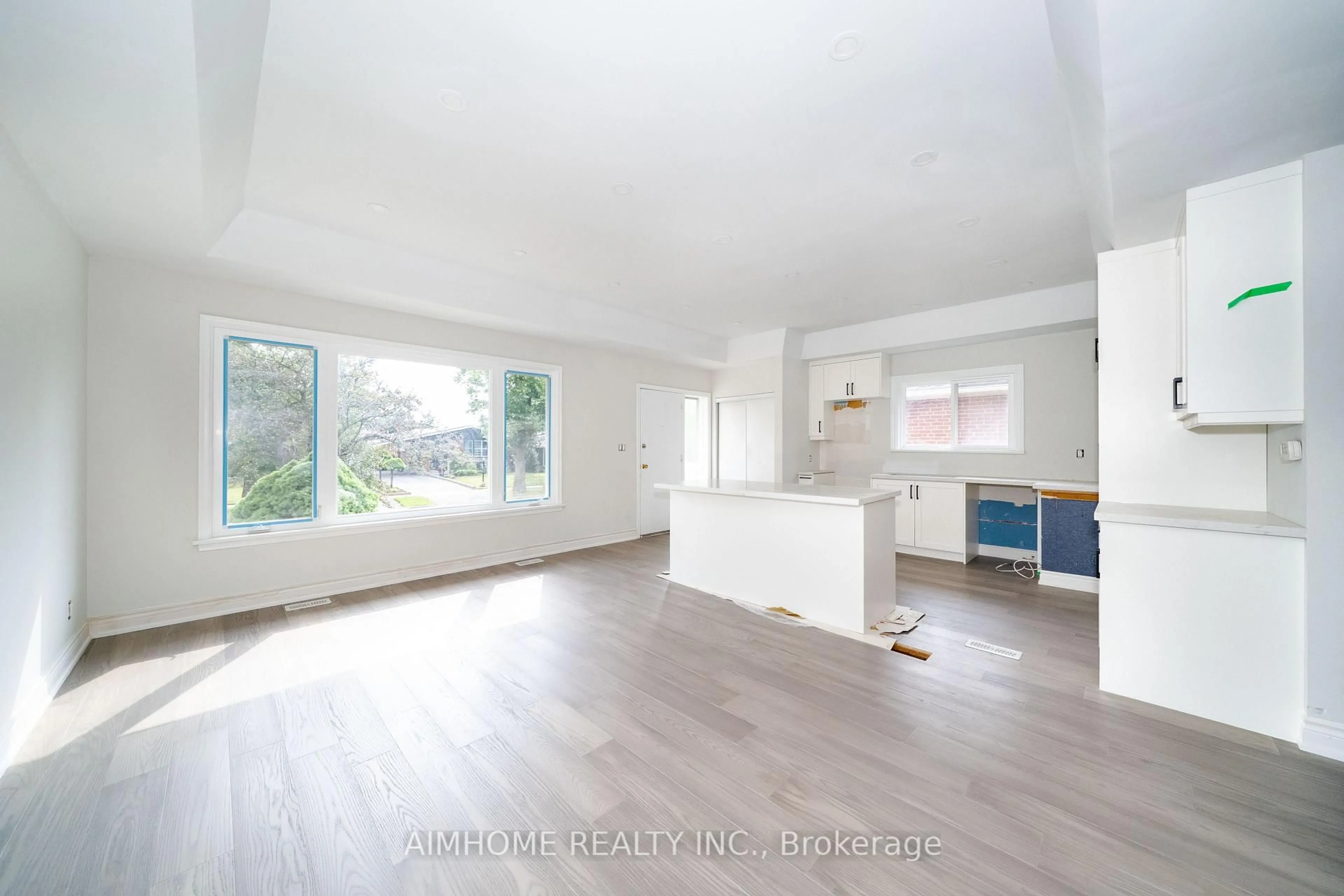 Open concept kitchen, wood/laminate floor for 36 Moraine Hill Dr, Toronto Ontario M1T 1Z9