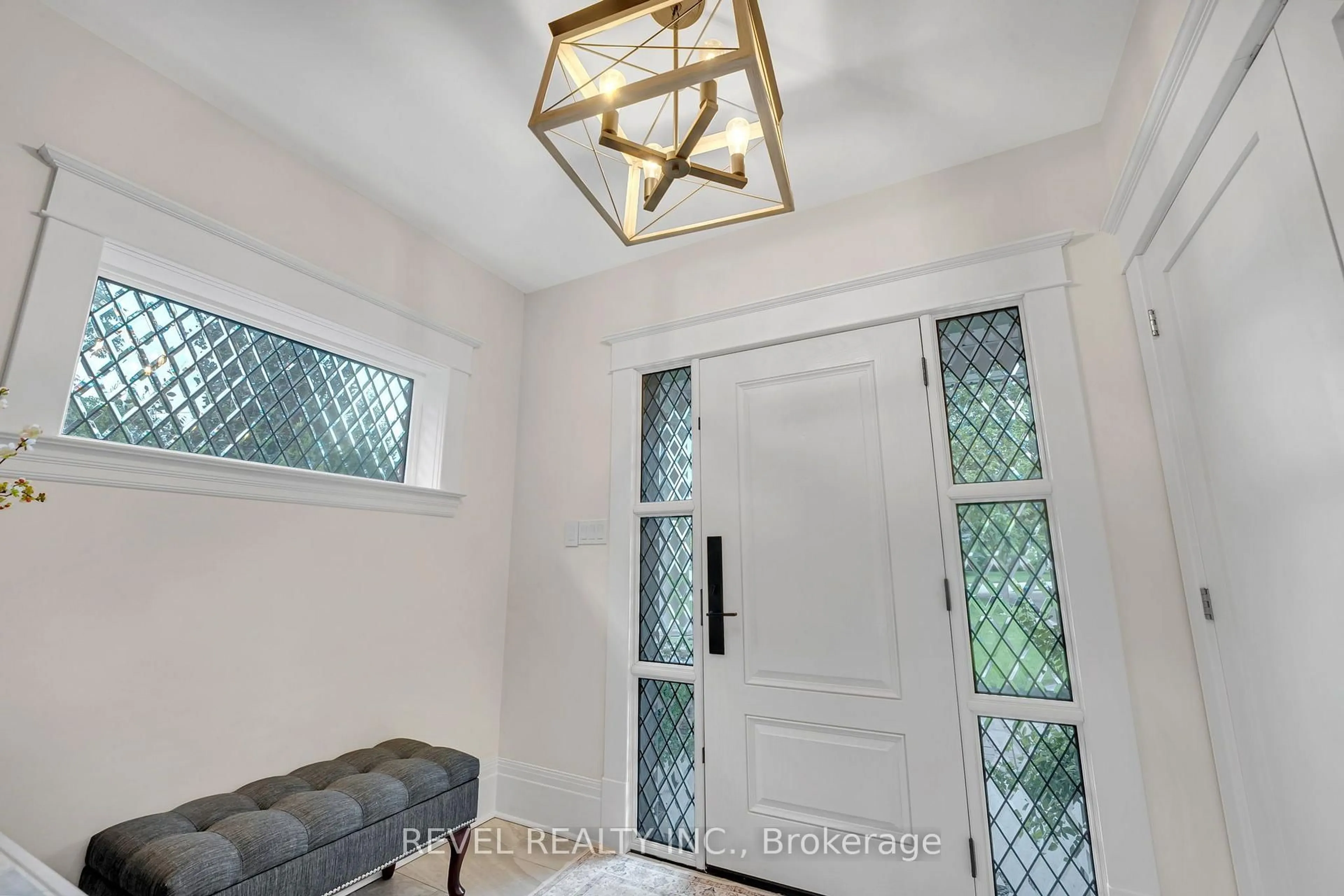 Indoor entryway for 99 Colston Ave, Whitby Ontario L1M 1C1
