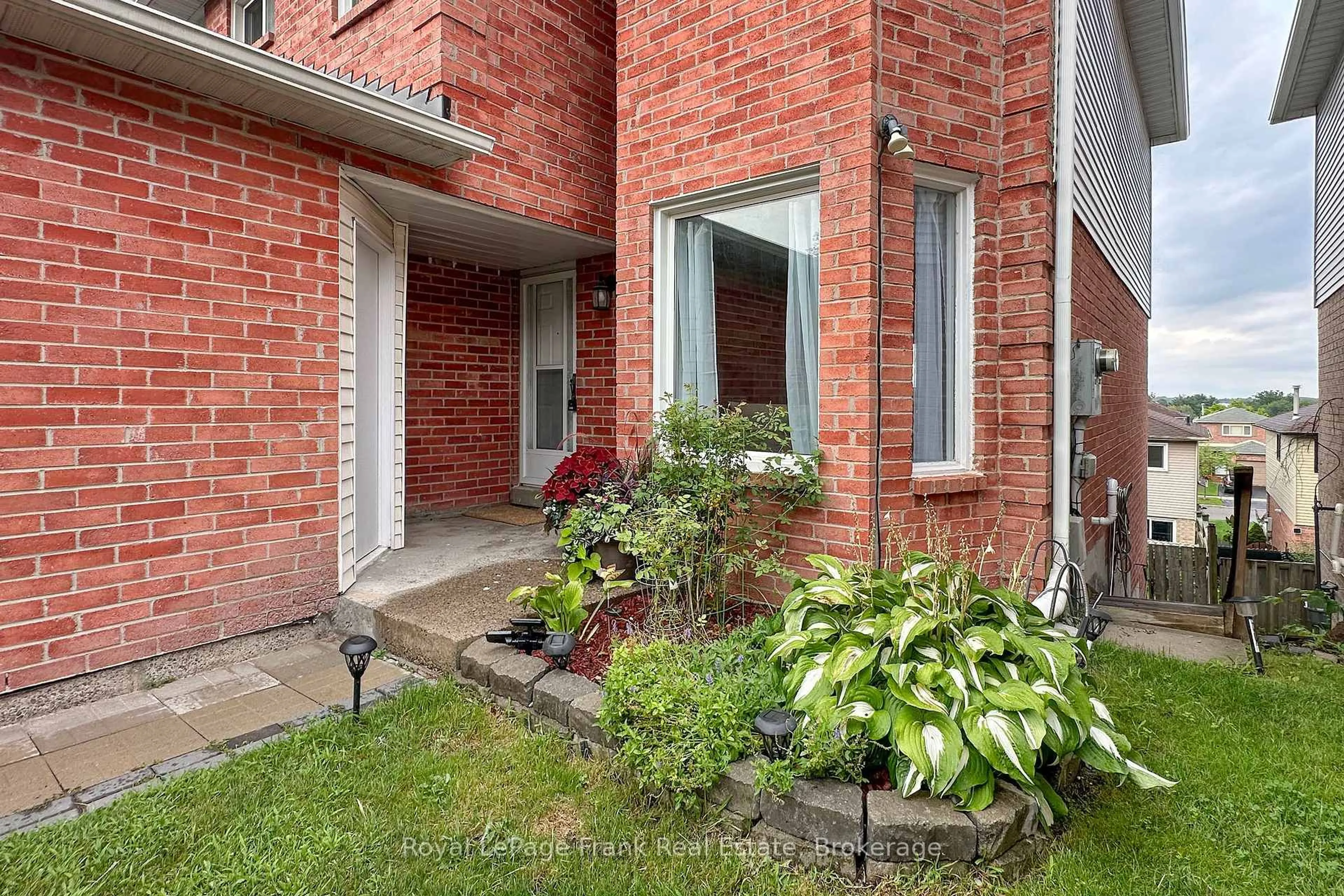 Unknown for 2131 Theoden Crt, Pickering Ontario L1X 1Z9