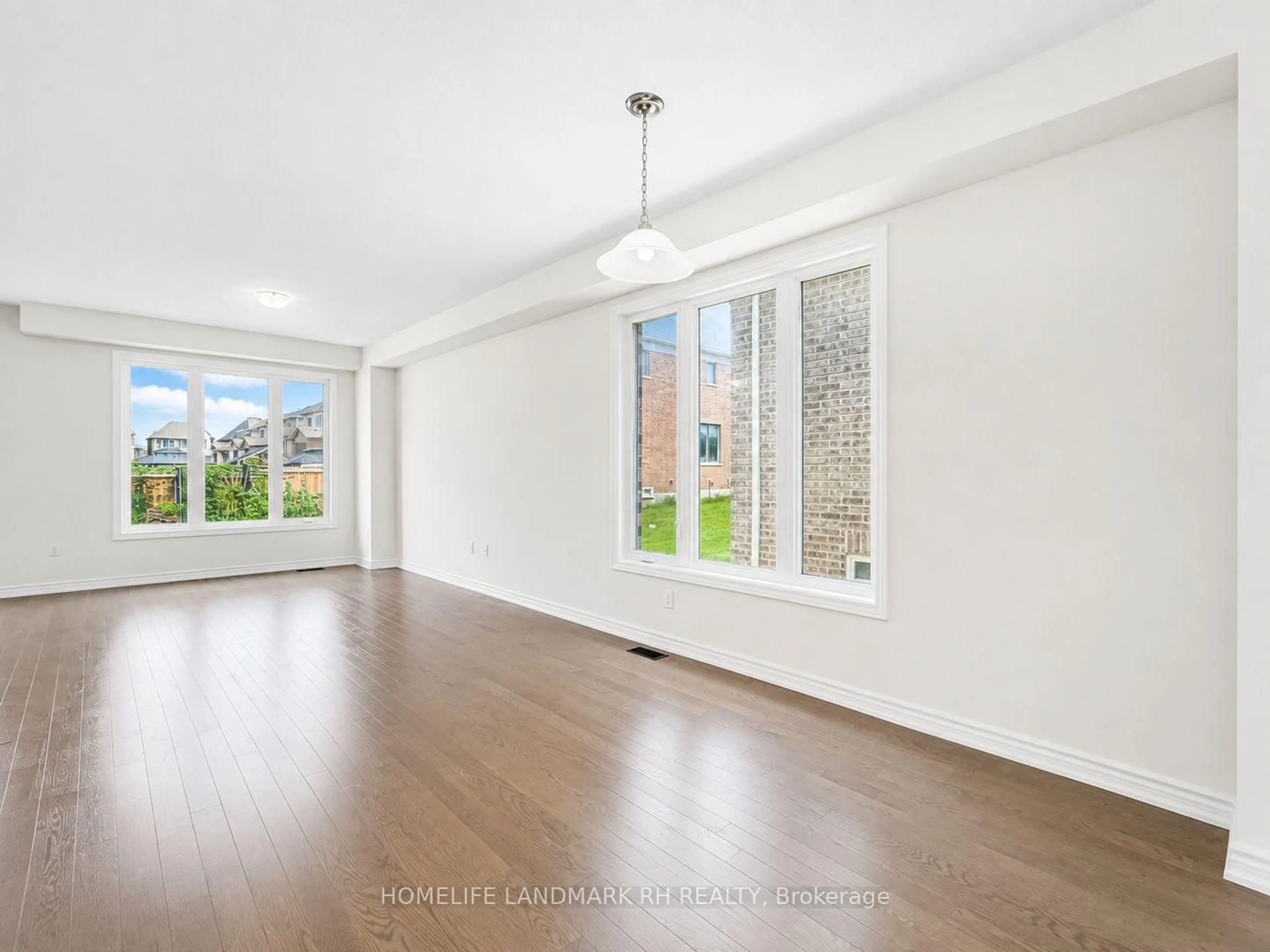A pic of a room for 30 Floodgate Rd, Whitby Ontario L1P 0K1