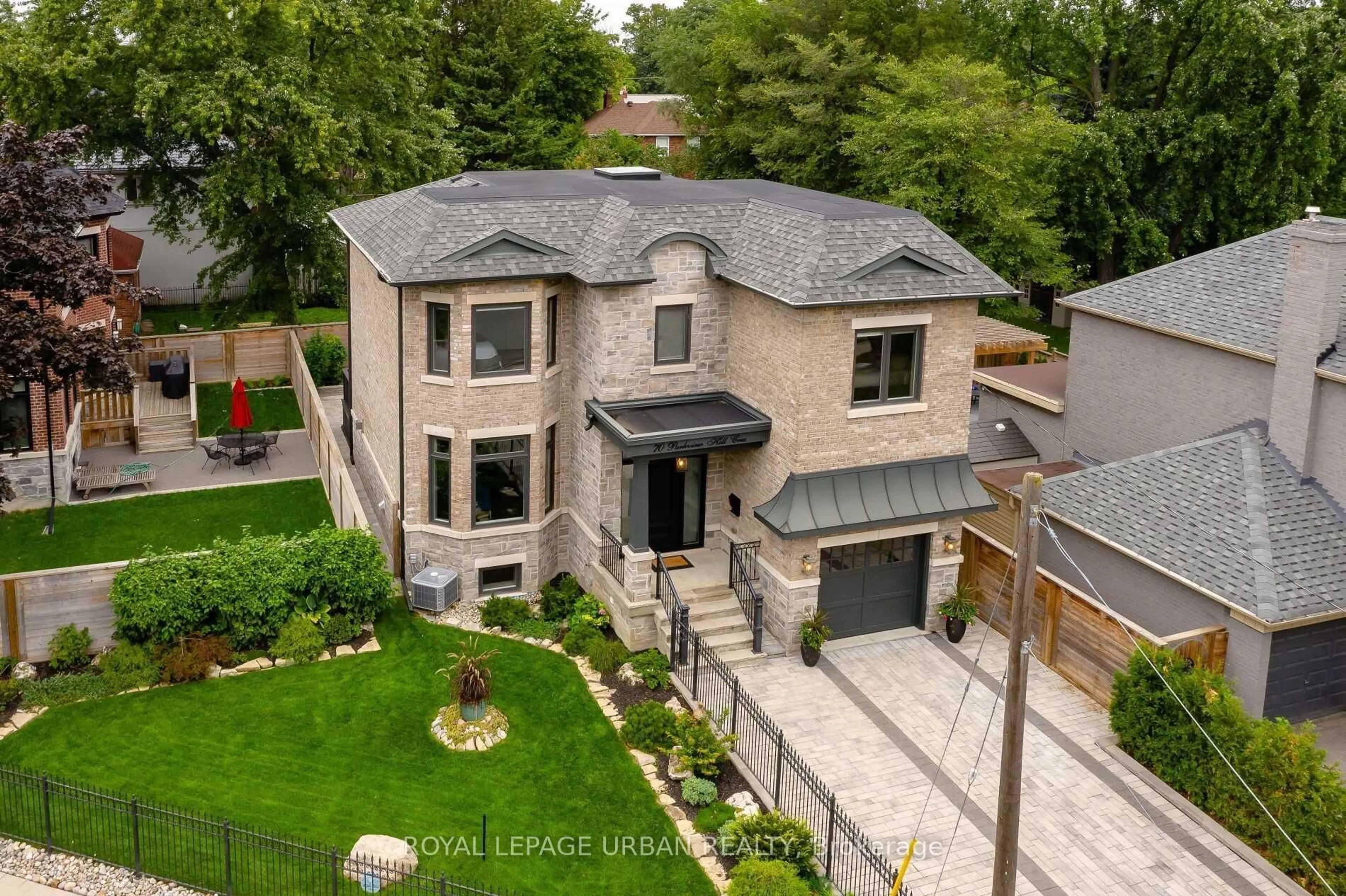 A pic from outside/outdoor area/front of a property/back of a property/a pic from drone, street for 70 Parkview Hill Cres, Toronto Ontario M4B 1R4