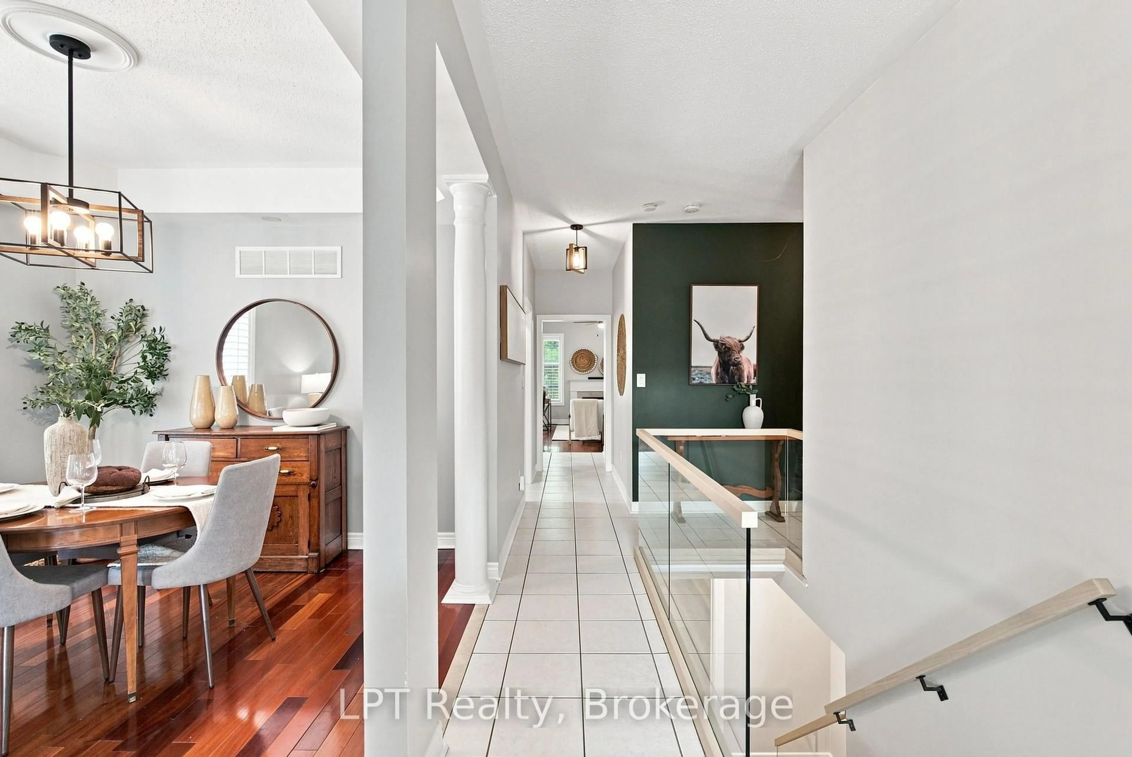 Indoor entryway for 87 Darius Harns Dr, Whitby Ontario L1M 2G2