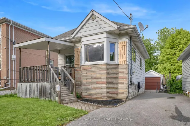 121 Cromwell Ave, Oshawa 2