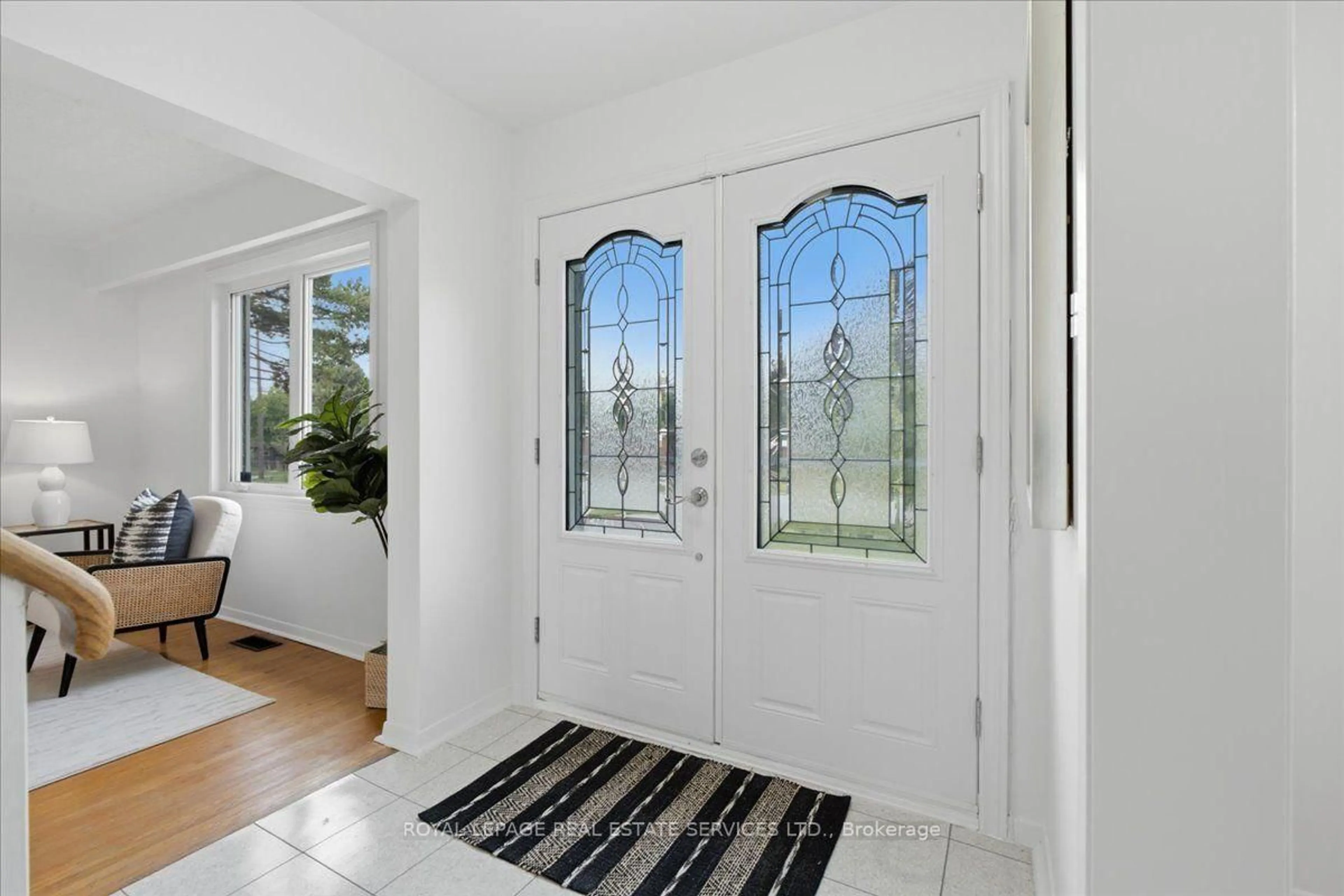 Indoor entryway for 17 Rosegrove Pl, Toronto Ontario M1S 1W5