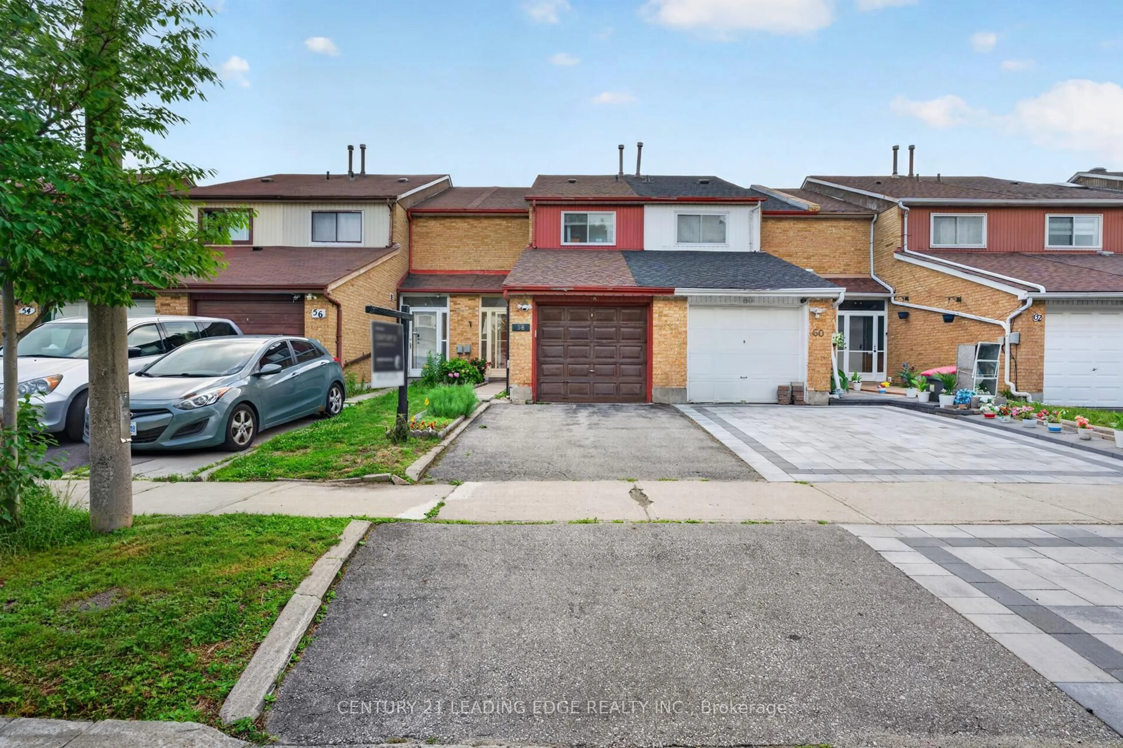 A pic from outside/outdoor area/front of a property/back of a property/a pic from drone, street for 58 Valdor Dr, Toronto Ontario M1V 1R4