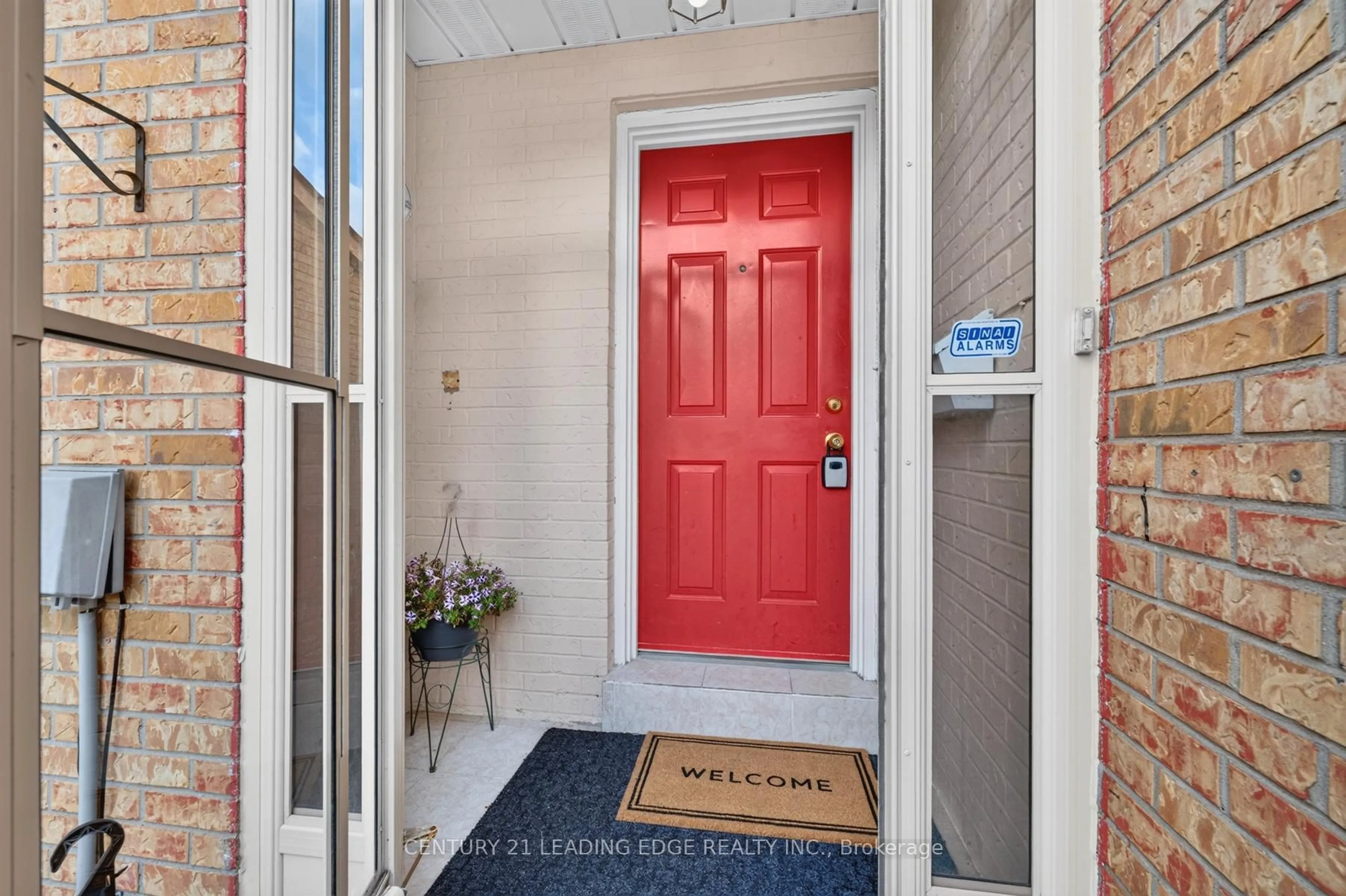 Indoor entryway for 58 Valdor Dr, Toronto Ontario M1V 1R4