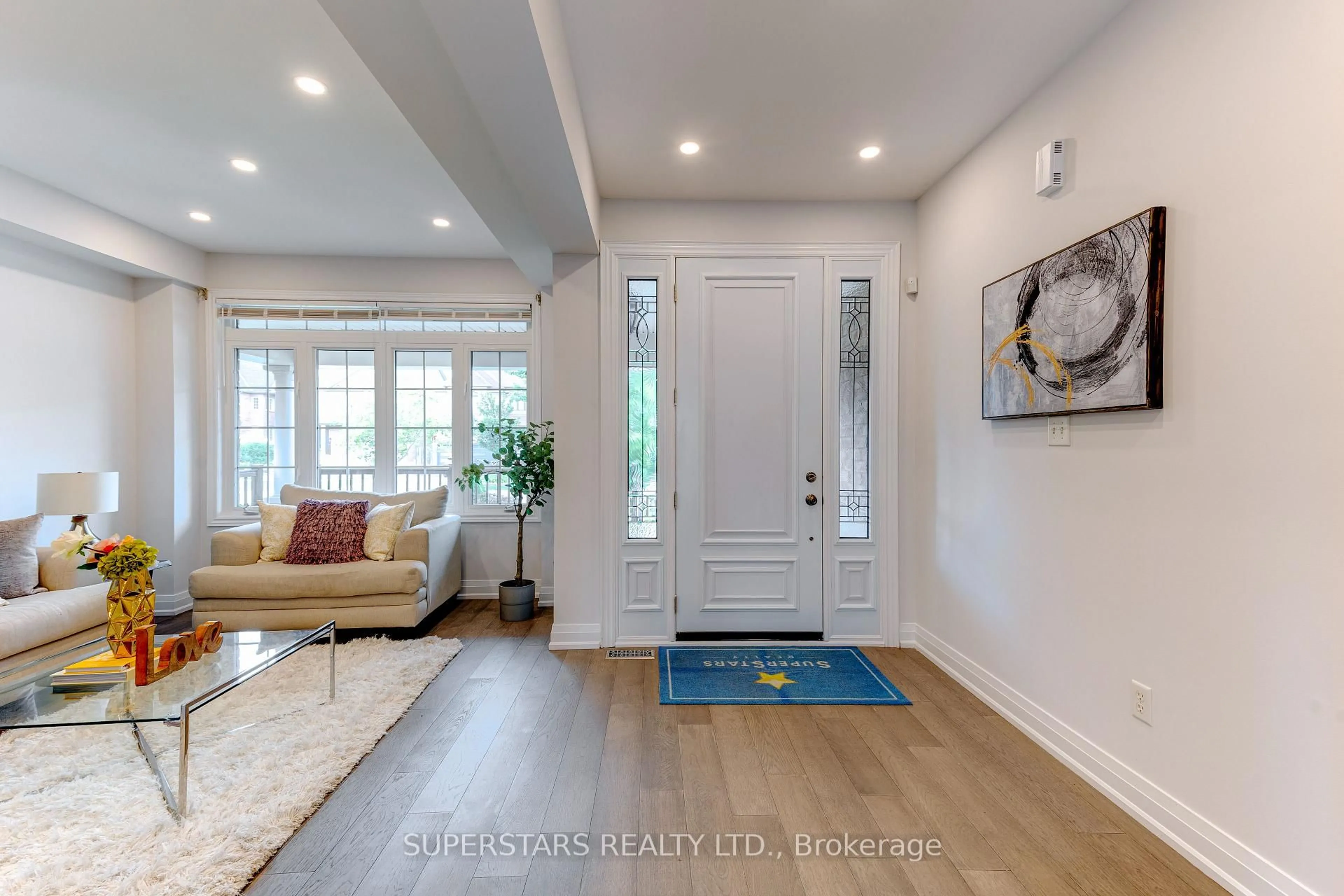 Indoor entryway for 87 Twin Streams Rd, Whitby Ontario L1P 0A1