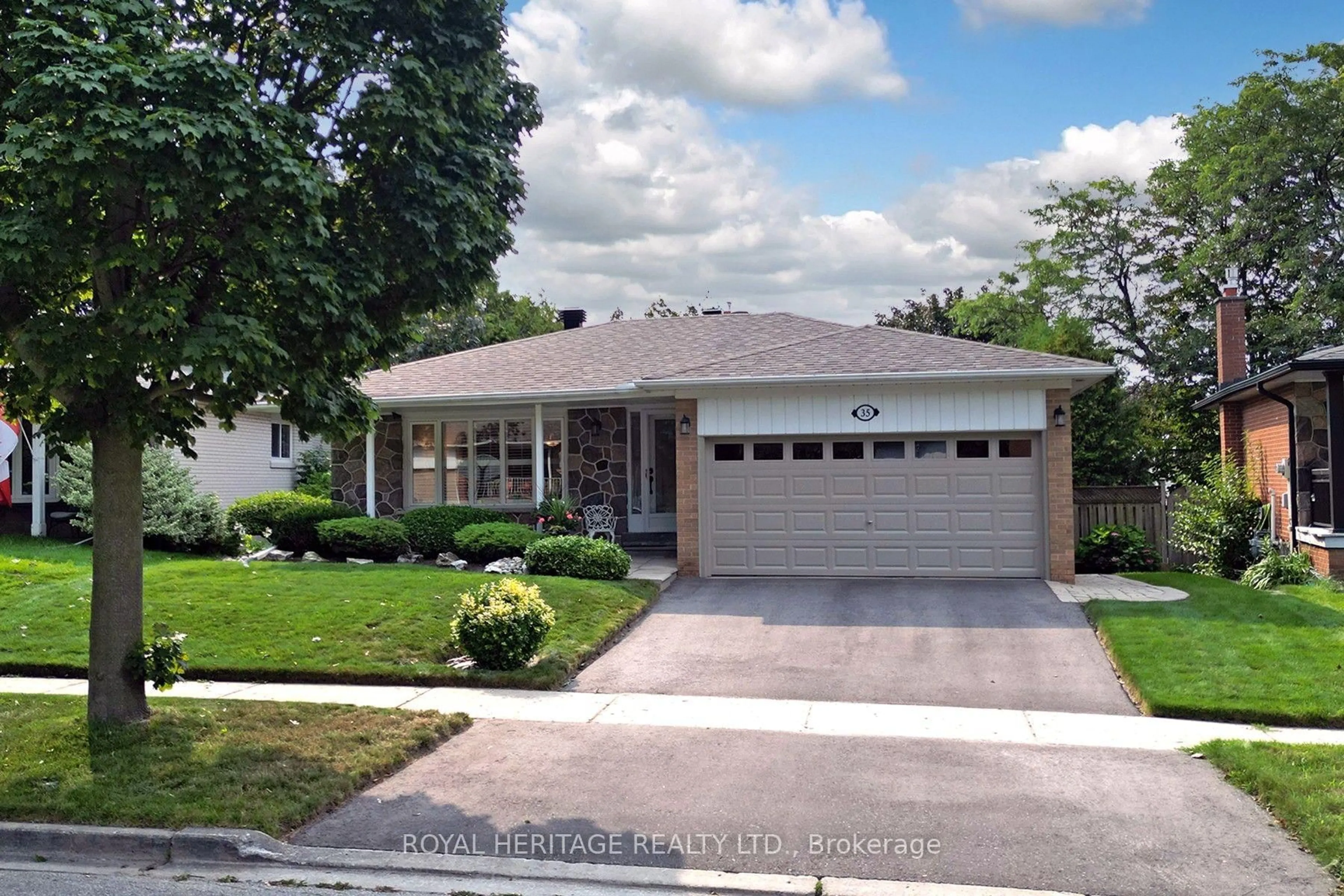 Home with brick exterior material, street for 35 Langevin Cres, Toronto Ontario M1C 2B8