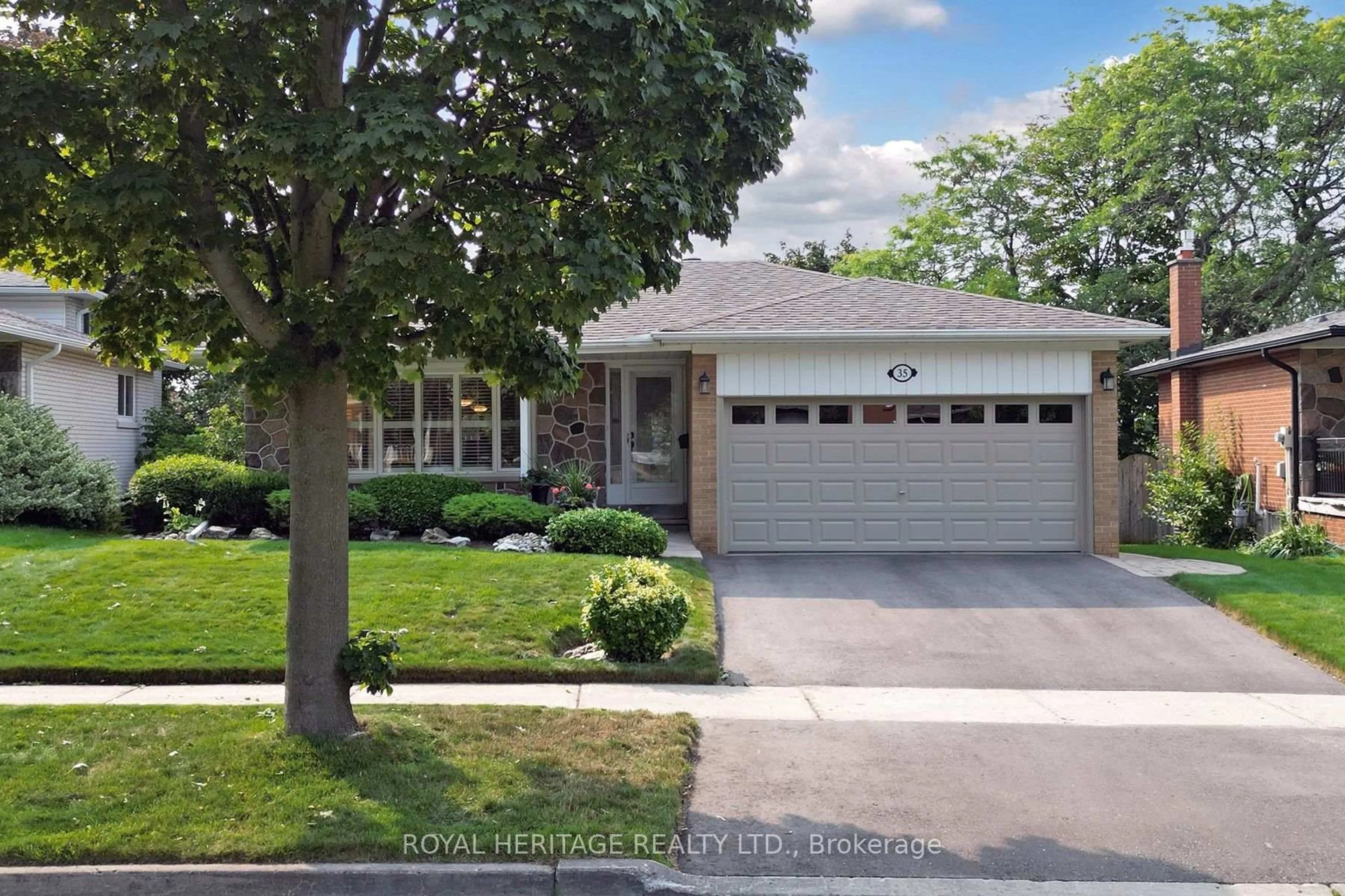 Home with brick exterior material, street for 35 Langevin Cres, Toronto Ontario M1C 2B8