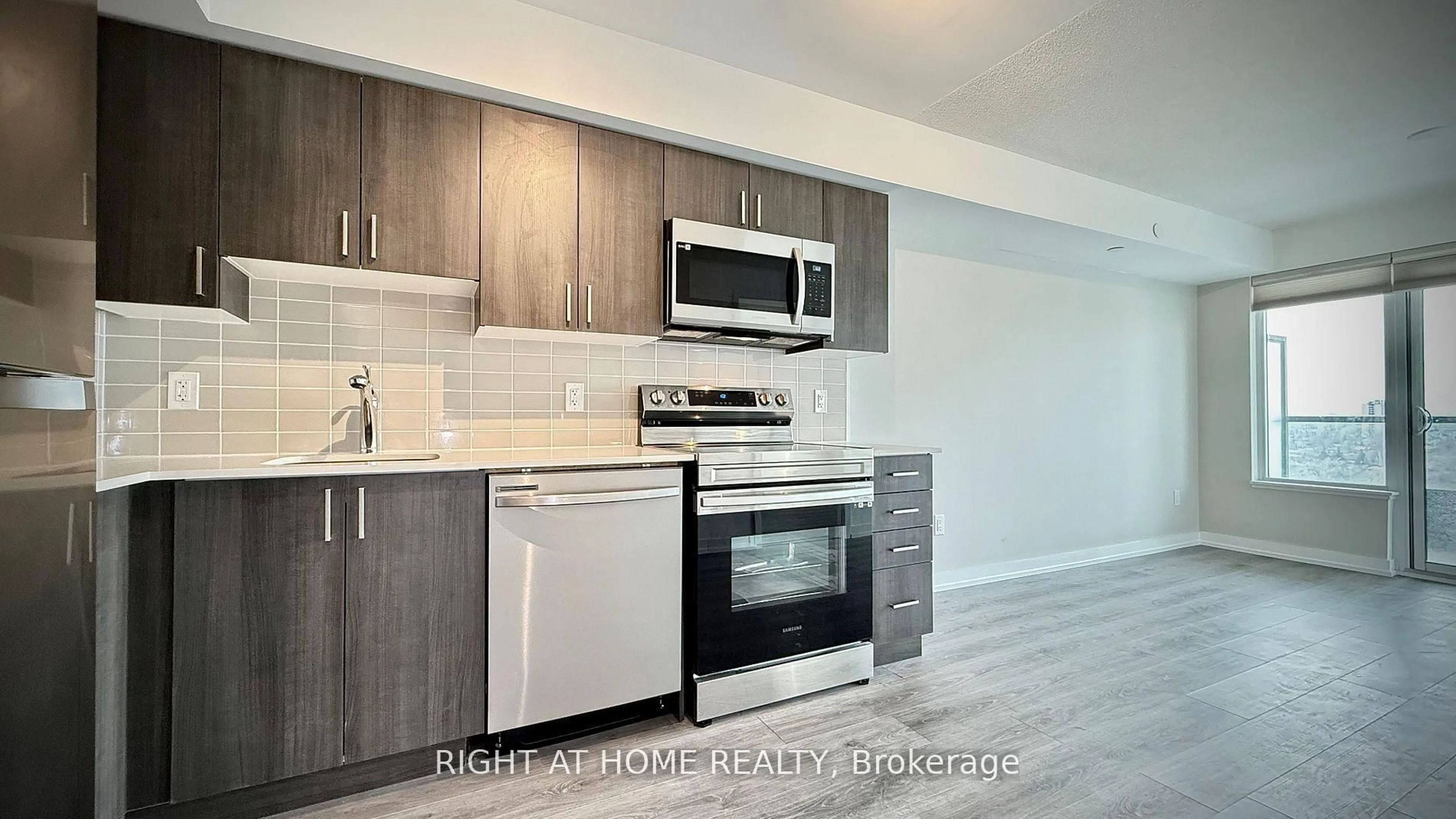 Standard kitchen, wood/laminate floor for 1480 Bayly St #1202, Pickering Ontario L1W 3R5