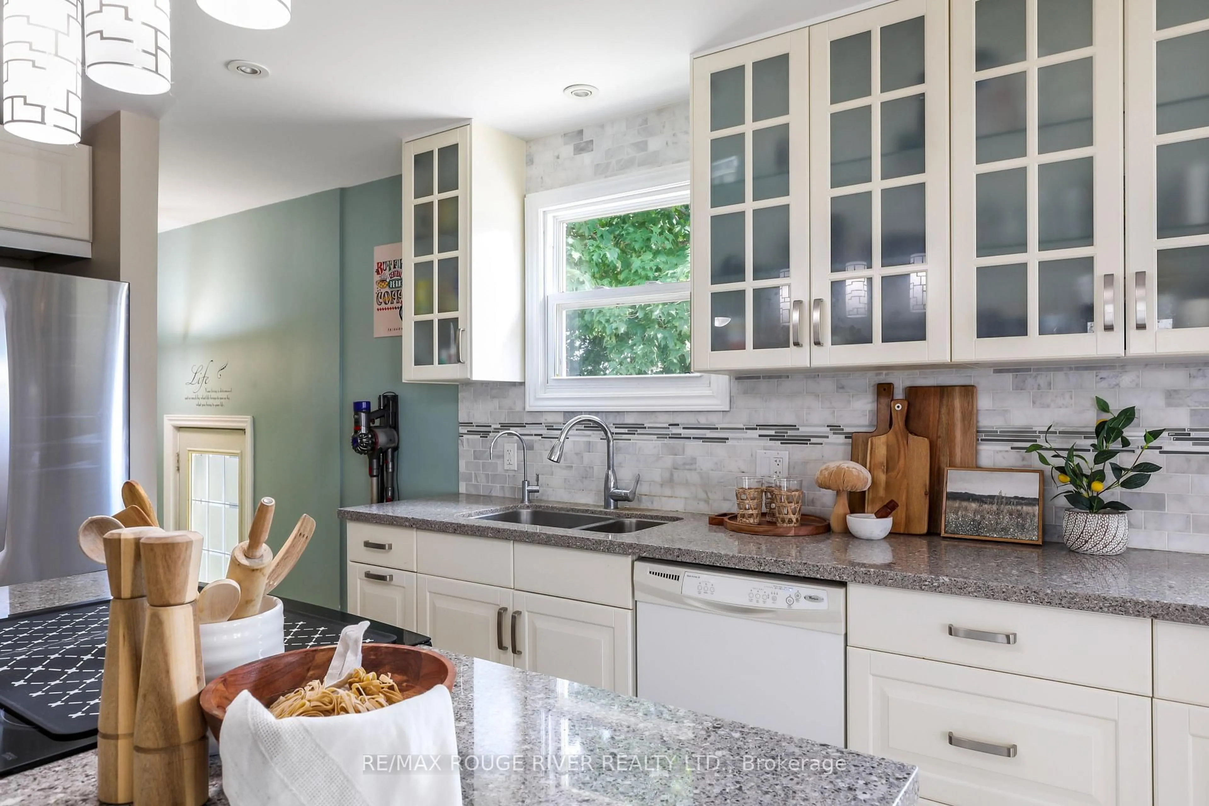 Contemporary kitchen, ceramic/tile floor for 109 Elgin St, Clarington Ontario L1C 3E6