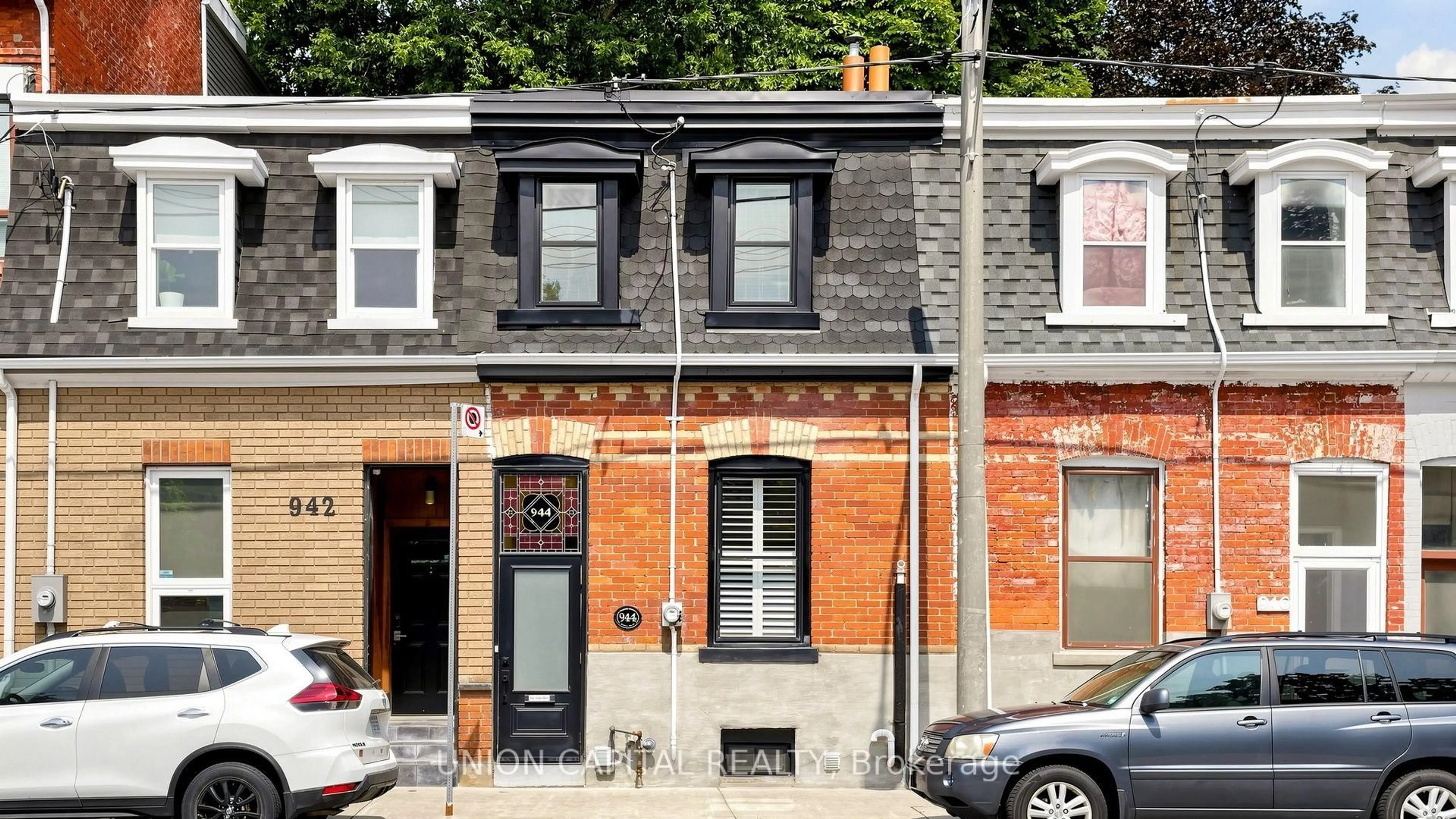 Home with brick exterior material, street for 944 Dundas St, Toronto Ontario M4M 1R3