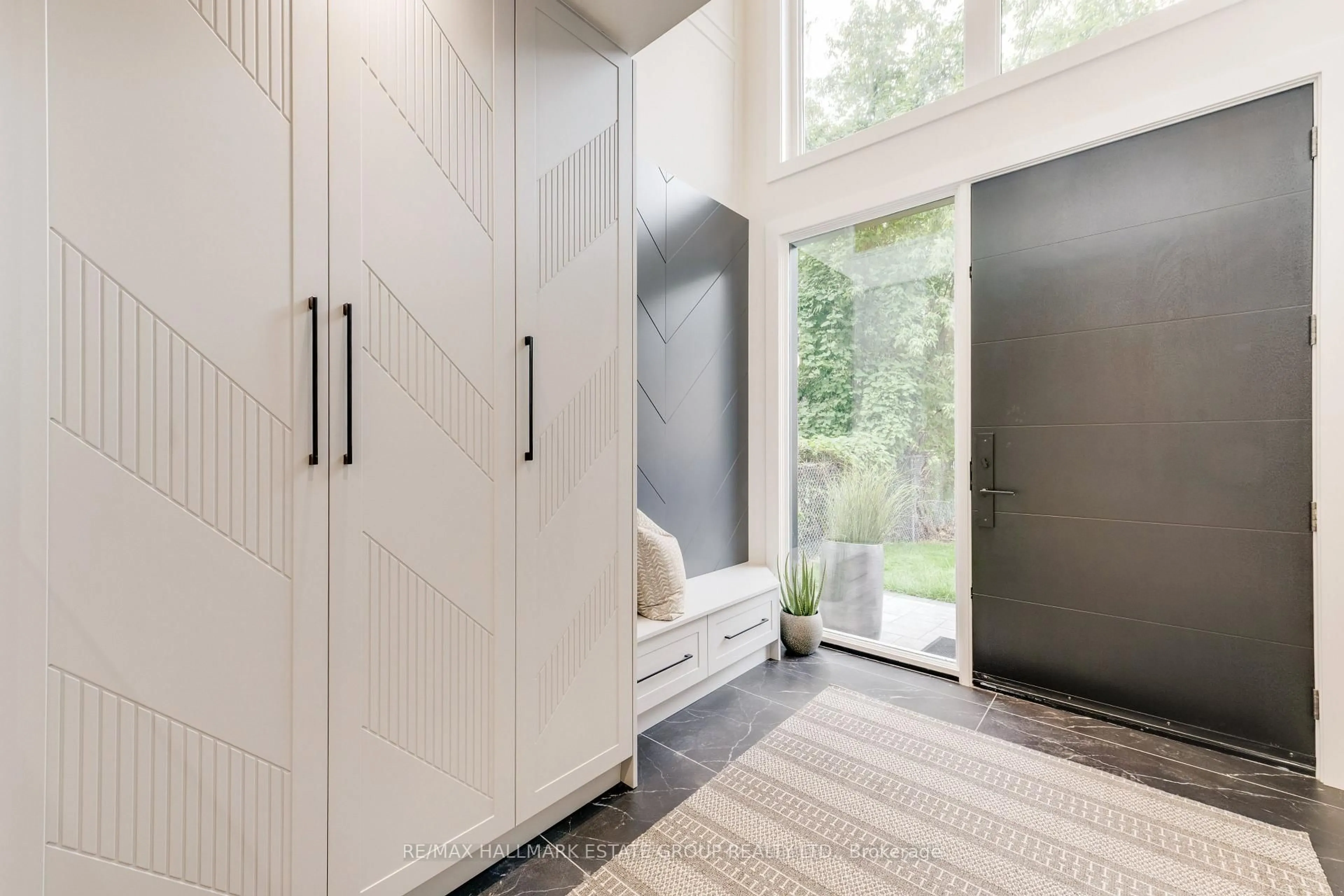 Indoor entryway for 1 Haig Ave, Toronto Ontario M1N 2W2