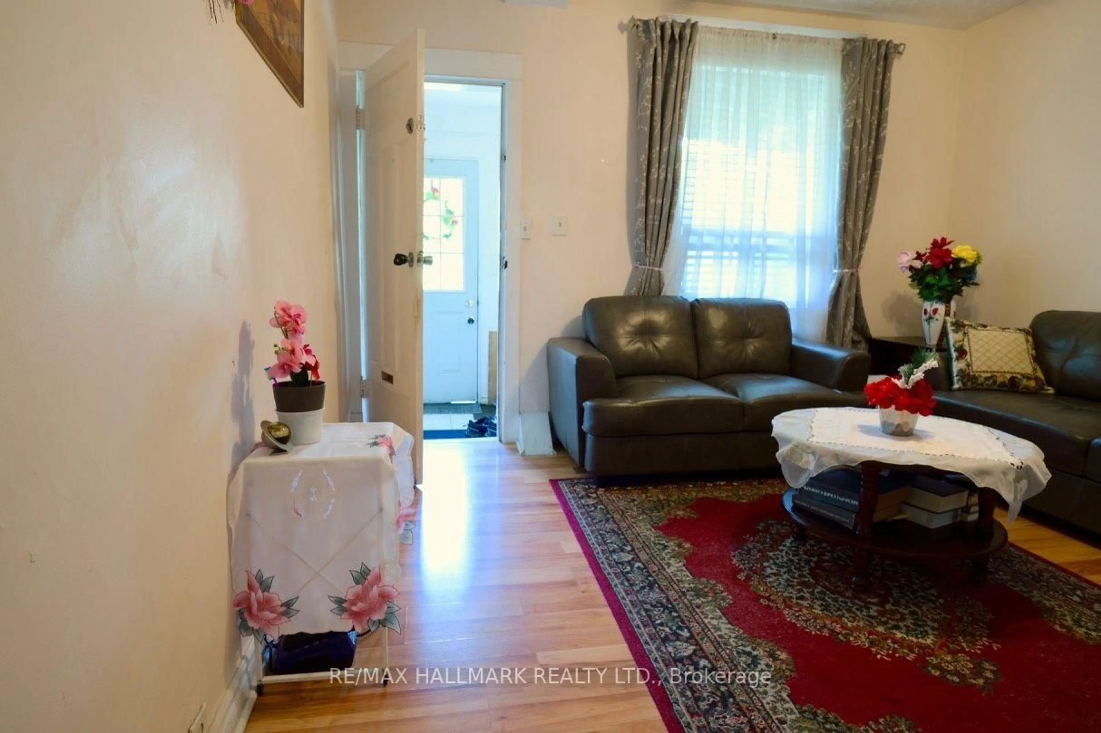 Living room with furniture, unknown for 47 Dentonia Park Ave, Toronto Ontario M4C 1W6