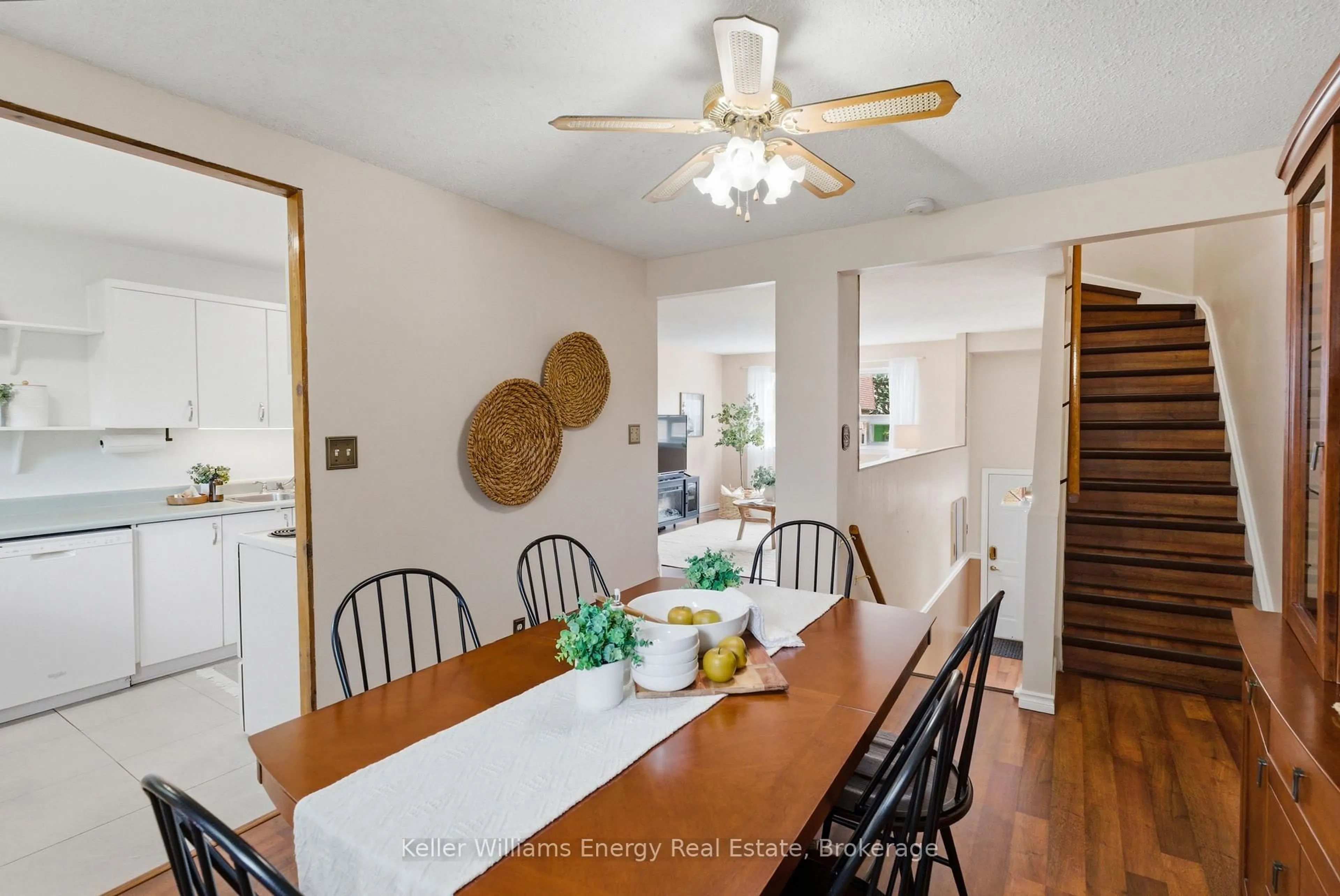 Dining room, unknown for 320 Blackthorn St #12, Oshawa Ontario L1K 1K9