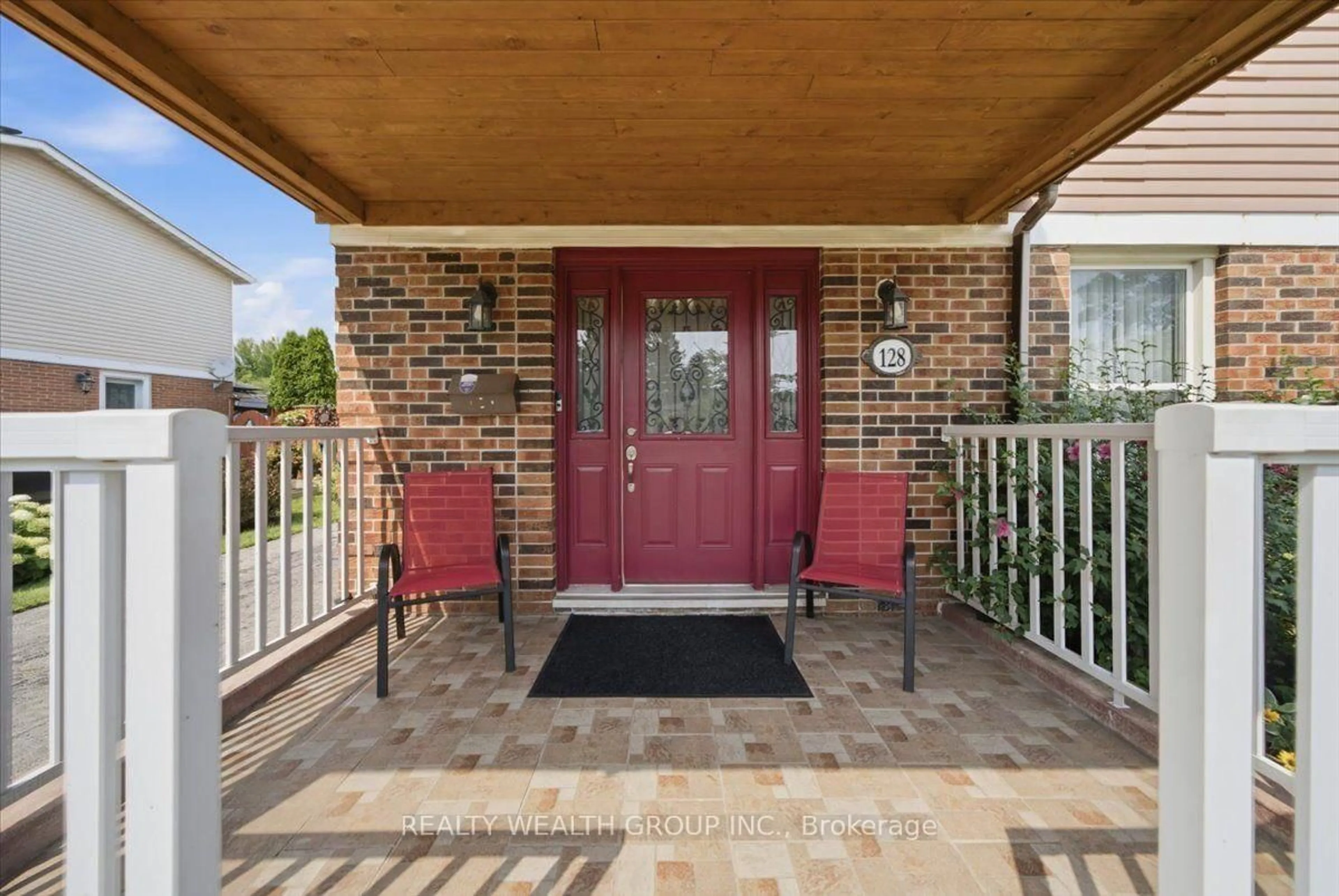 Indoor entryway for 128 John Tabor Tr, Toronto Ontario M1B 2V2