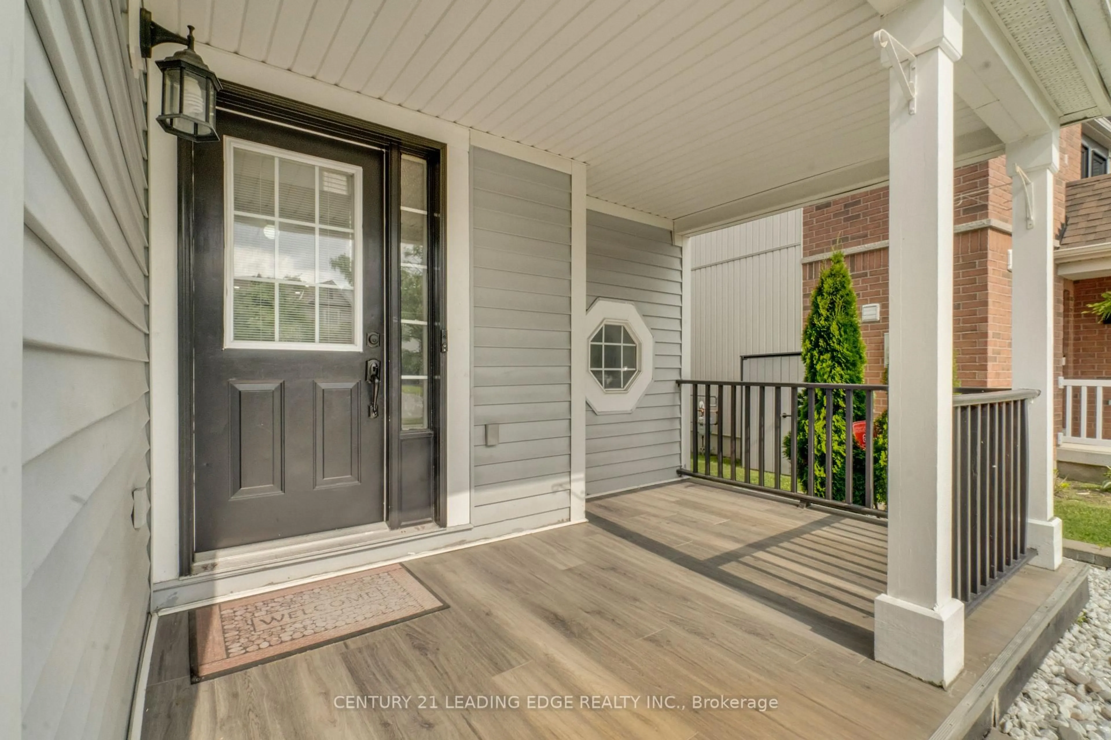 Indoor entryway for 1296 Ashgrove Cres, Oshawa Ontario L1K 3A6