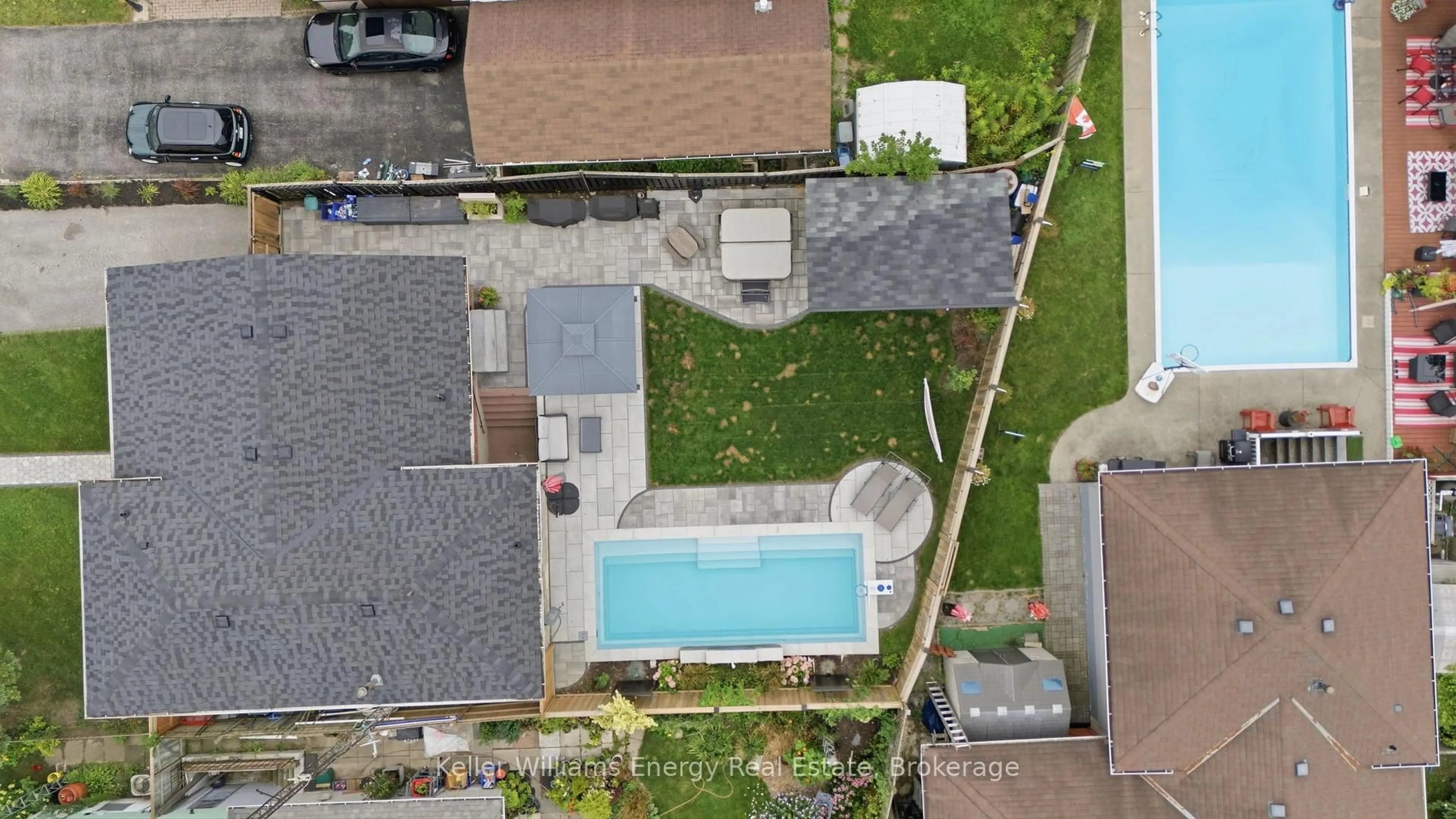 A pic from outside/outdoor area/front of a property/back of a property/a pic from drone, street for 233 Phillip Murray Ave, Oshawa Ontario L1J 1G8