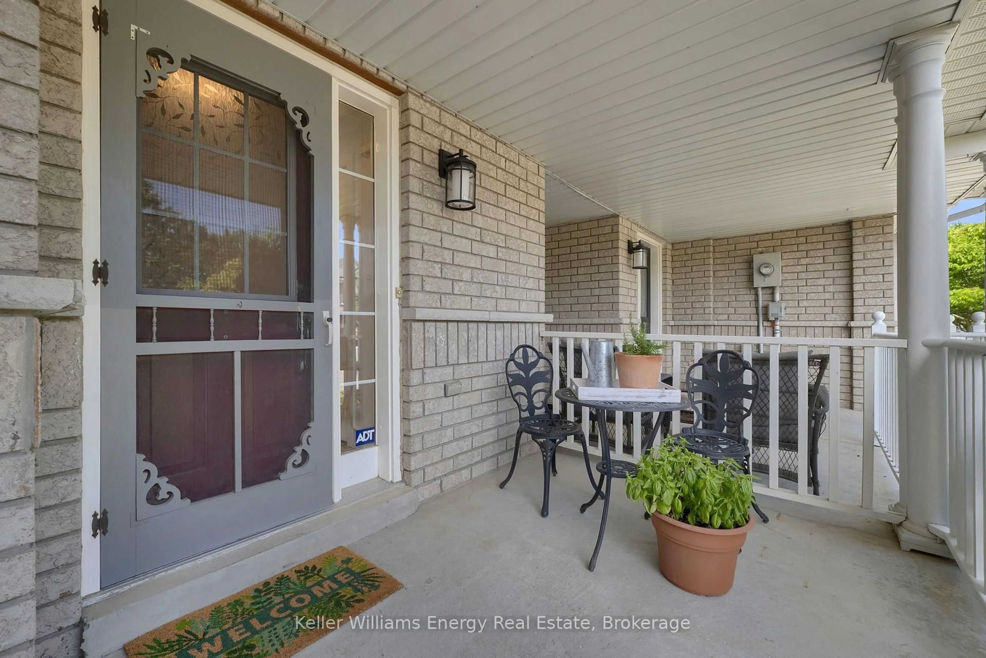 Patio, street for 4 Primeau Ave, Whitby Ontario L1M 2B7