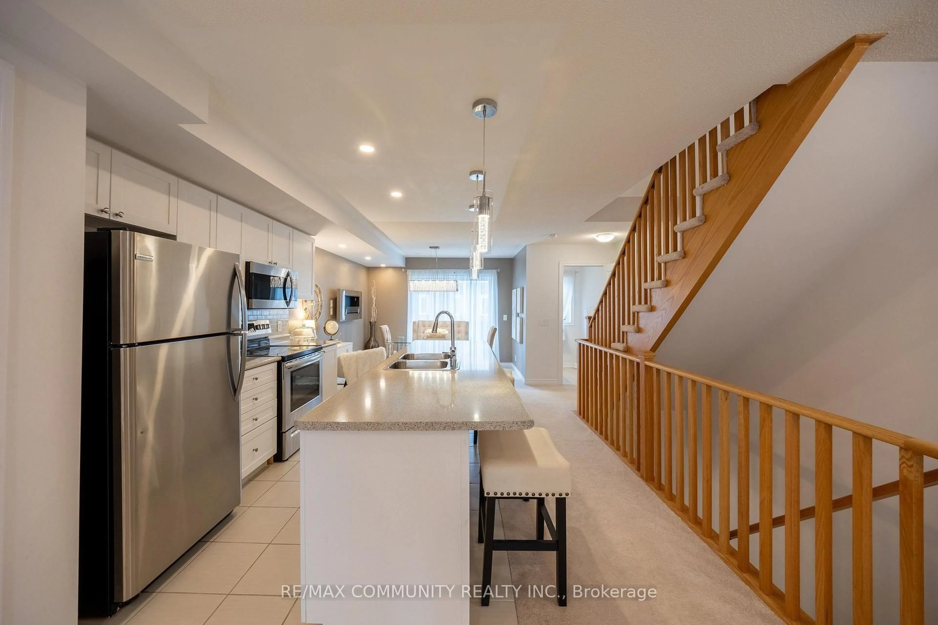 Open concept kitchen, ceramic/tile floor for 2500 Hill Rise Crt #128, Oshawa Ontario L1L 0M6