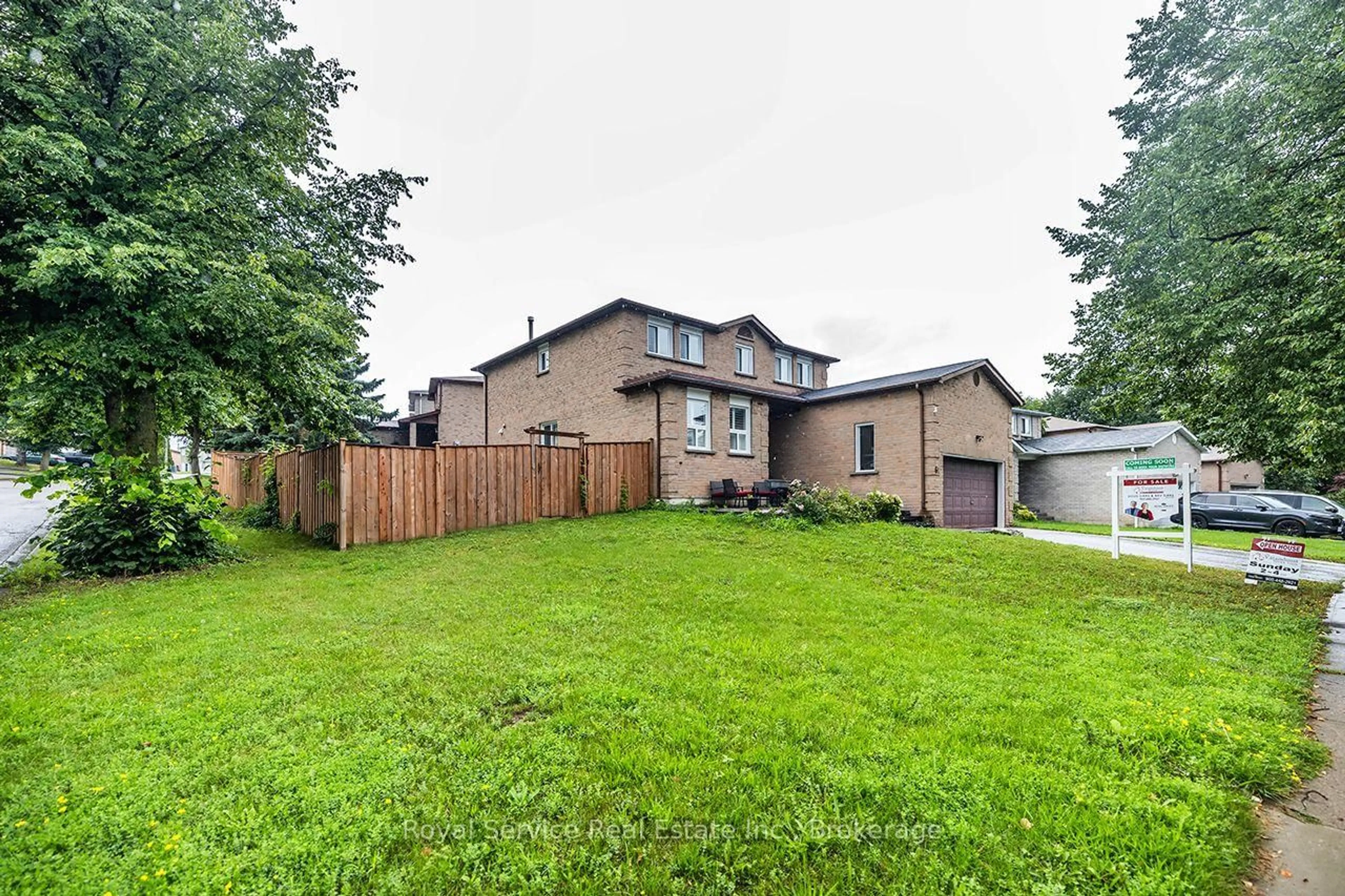 A pic from outside/outdoor area/front of a property/back of a property/a pic from drone, street for 61 Adams Dr, Ajax Ontario L1S 5V2
