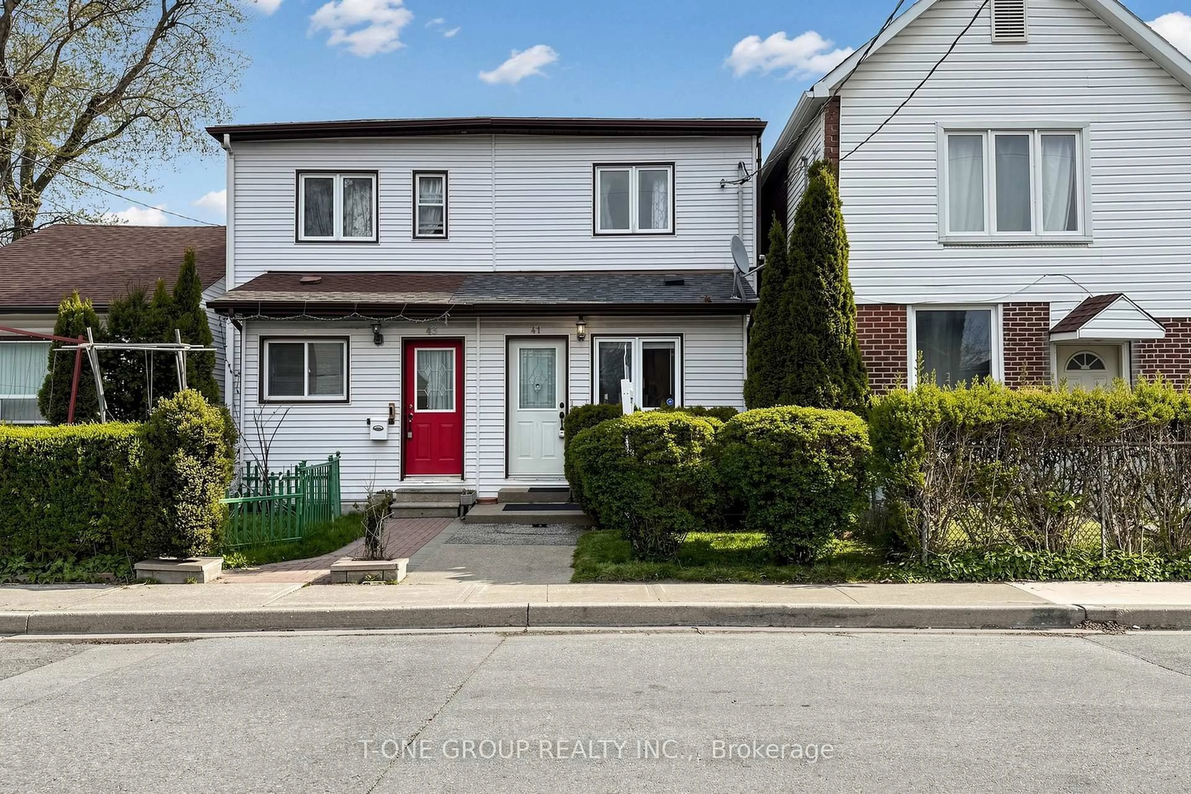 Unknown for 41 Madelaine Ave, Toronto Ontario M1L 2X6