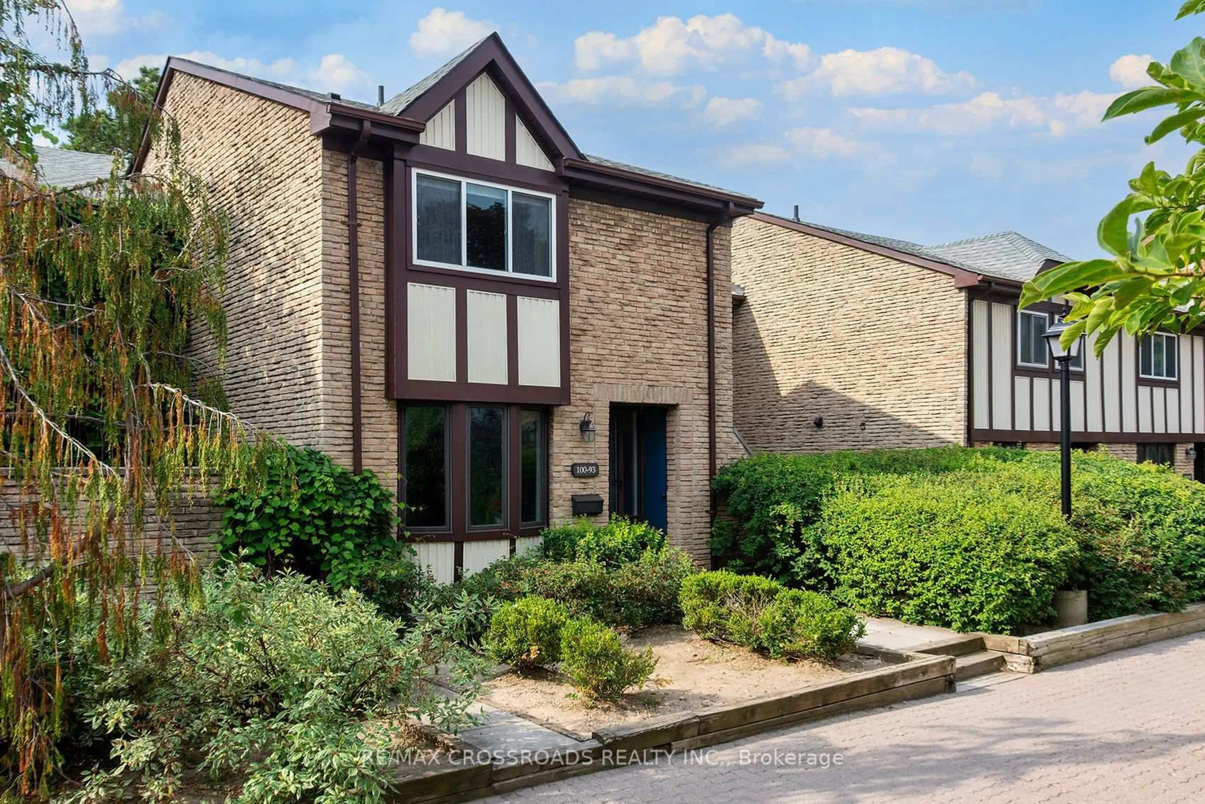 A pic from outside/outdoor area/front of a property/back of a property/a pic from drone, street for 100 Burrows Hall Blvd #93, Toronto Ontario M1B 1M7