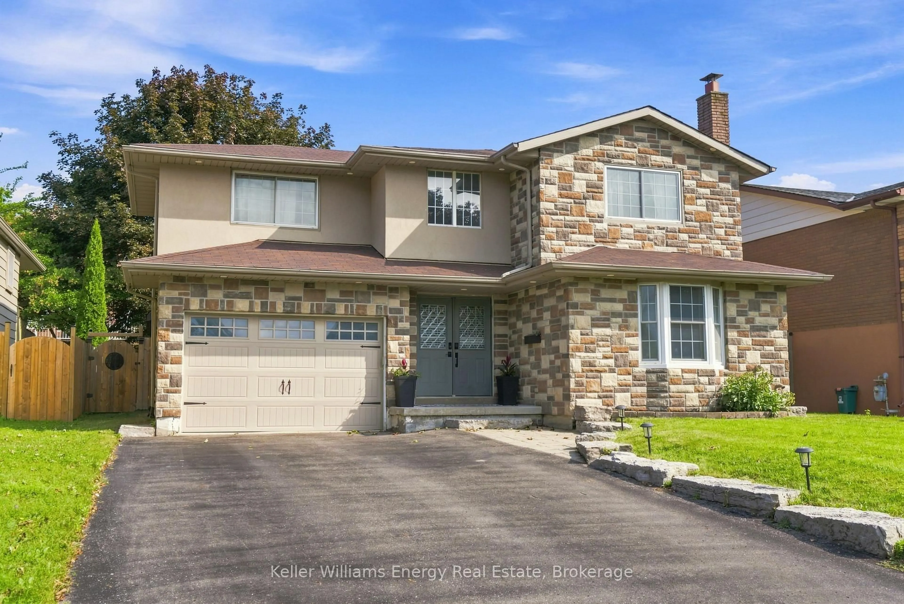 Home with brick exterior material, street for 1014 Pinetree Crt, Oshawa Ontario L1K 1P4