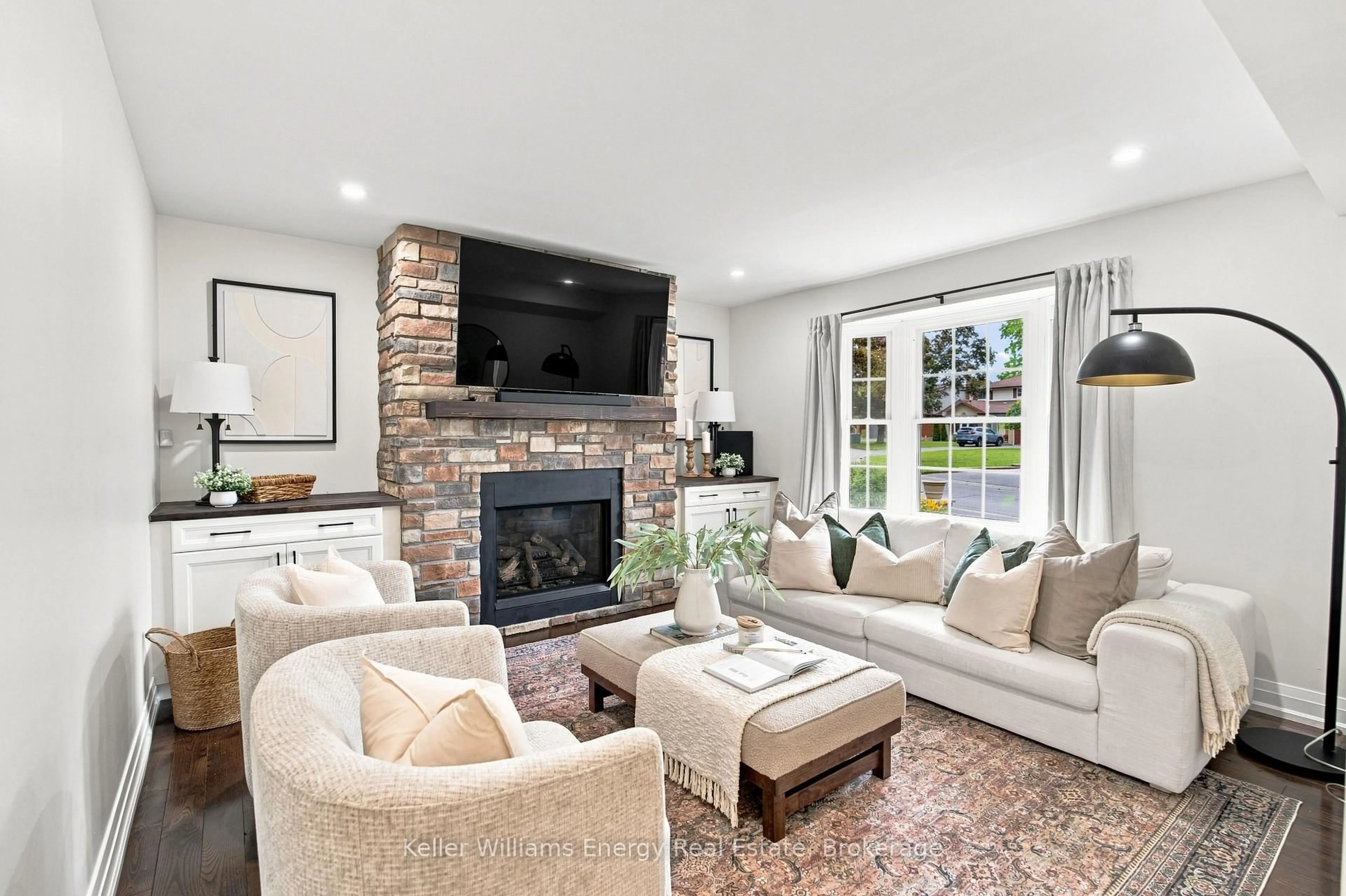 Living room with furniture, unknown for 1014 Pinetree Crt, Oshawa Ontario L1K 1P4