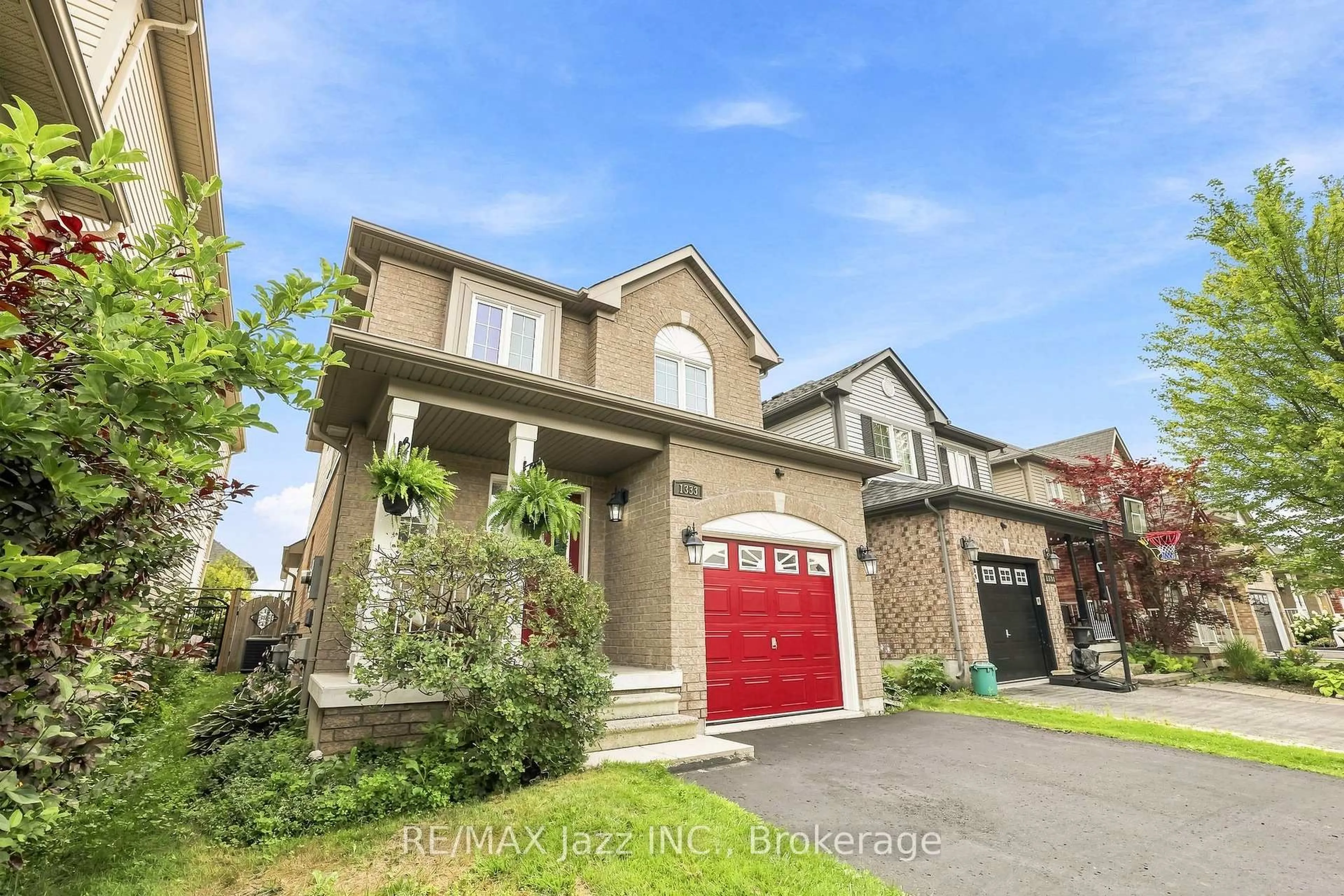 Home with brick exterior material, street for 1333 Wadebridge Cres, Oshawa Ontario L1K 3B2