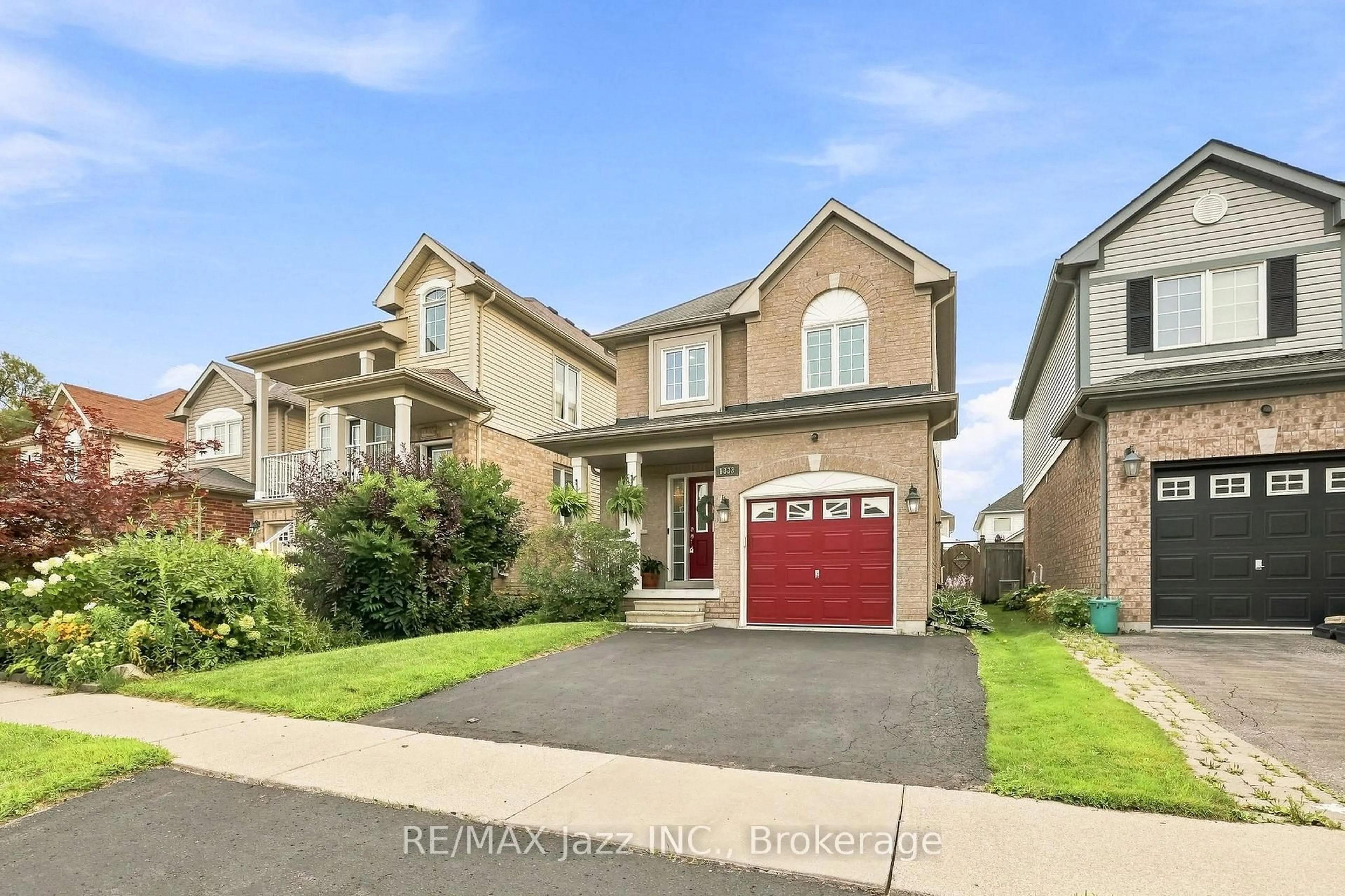 Unknown for 1333 Wadebridge Cres, Oshawa Ontario L1K 3B2