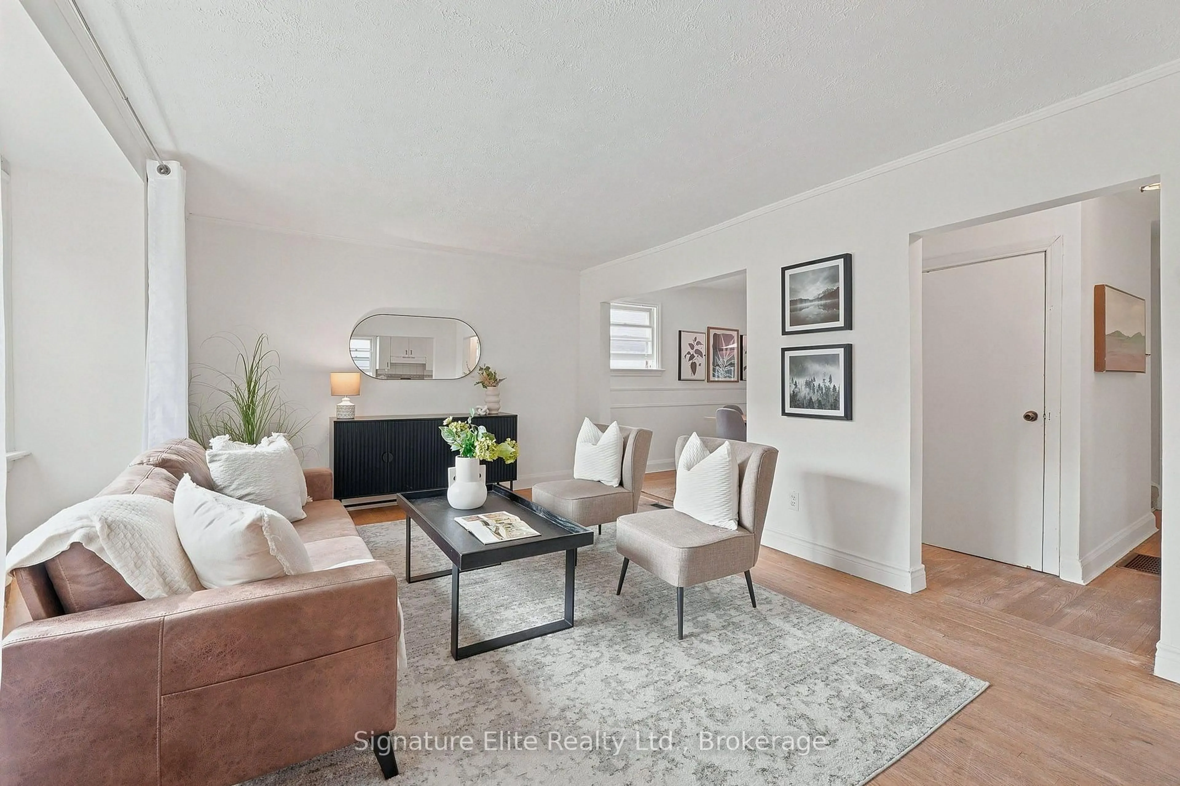 Living room with furniture, unknown for 76 Harewood Ave, Toronto Ontario M1M 2R3