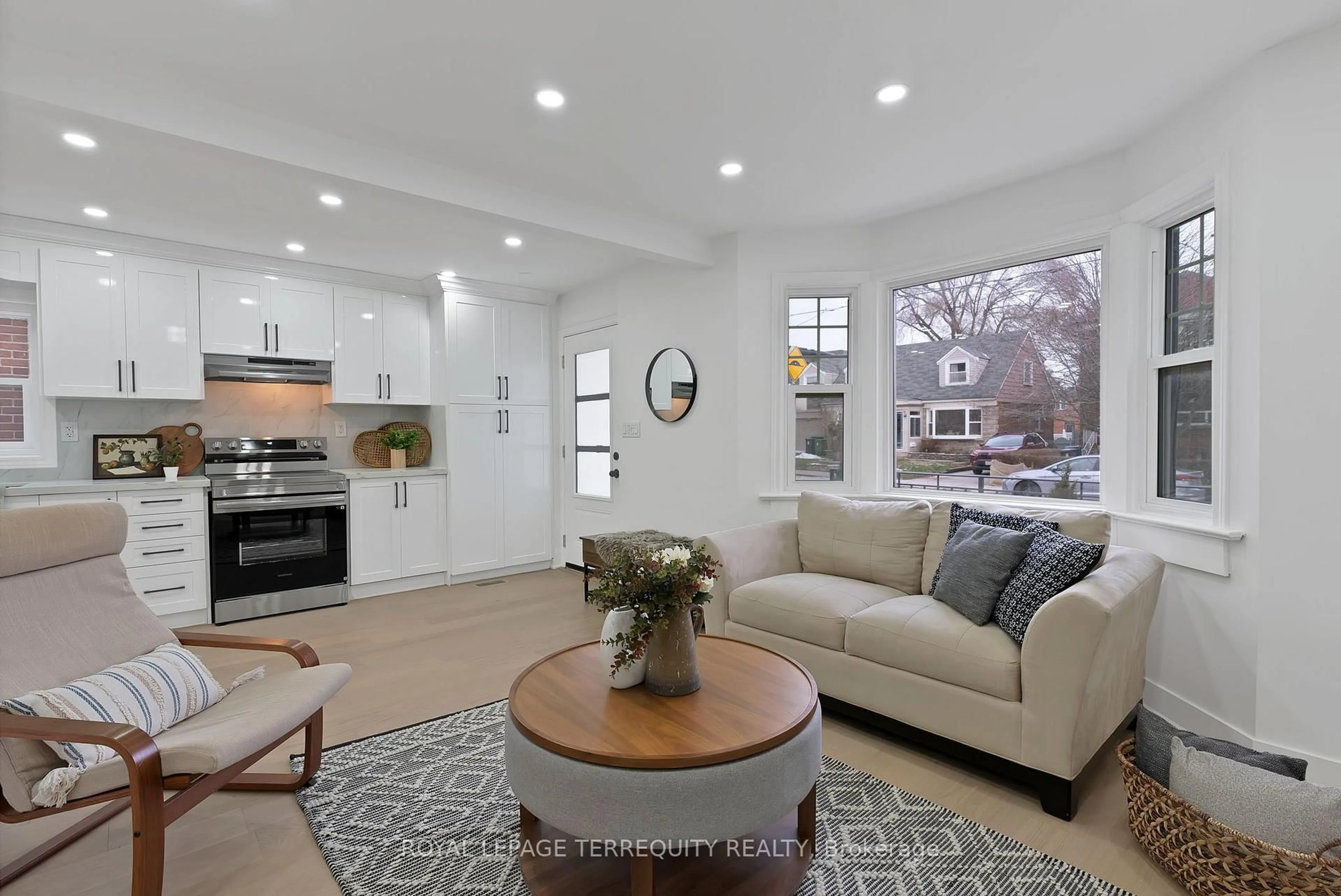 Living room with furniture, unknown for 40 Leroy Ave, Toronto Ontario M4J 4G8