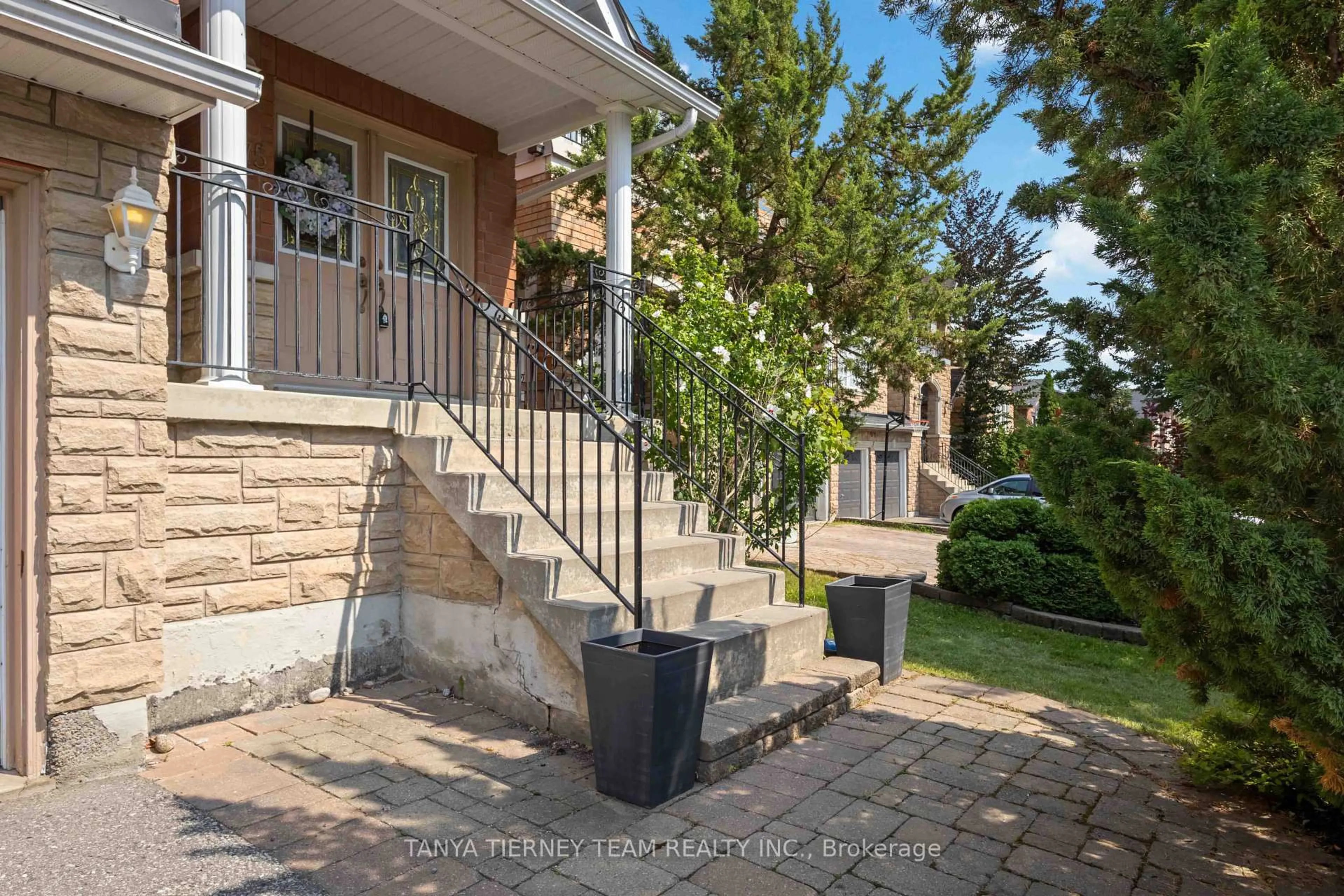 Unknown for 1775 Spartan Crt, Pickering Ontario L1V 7G6