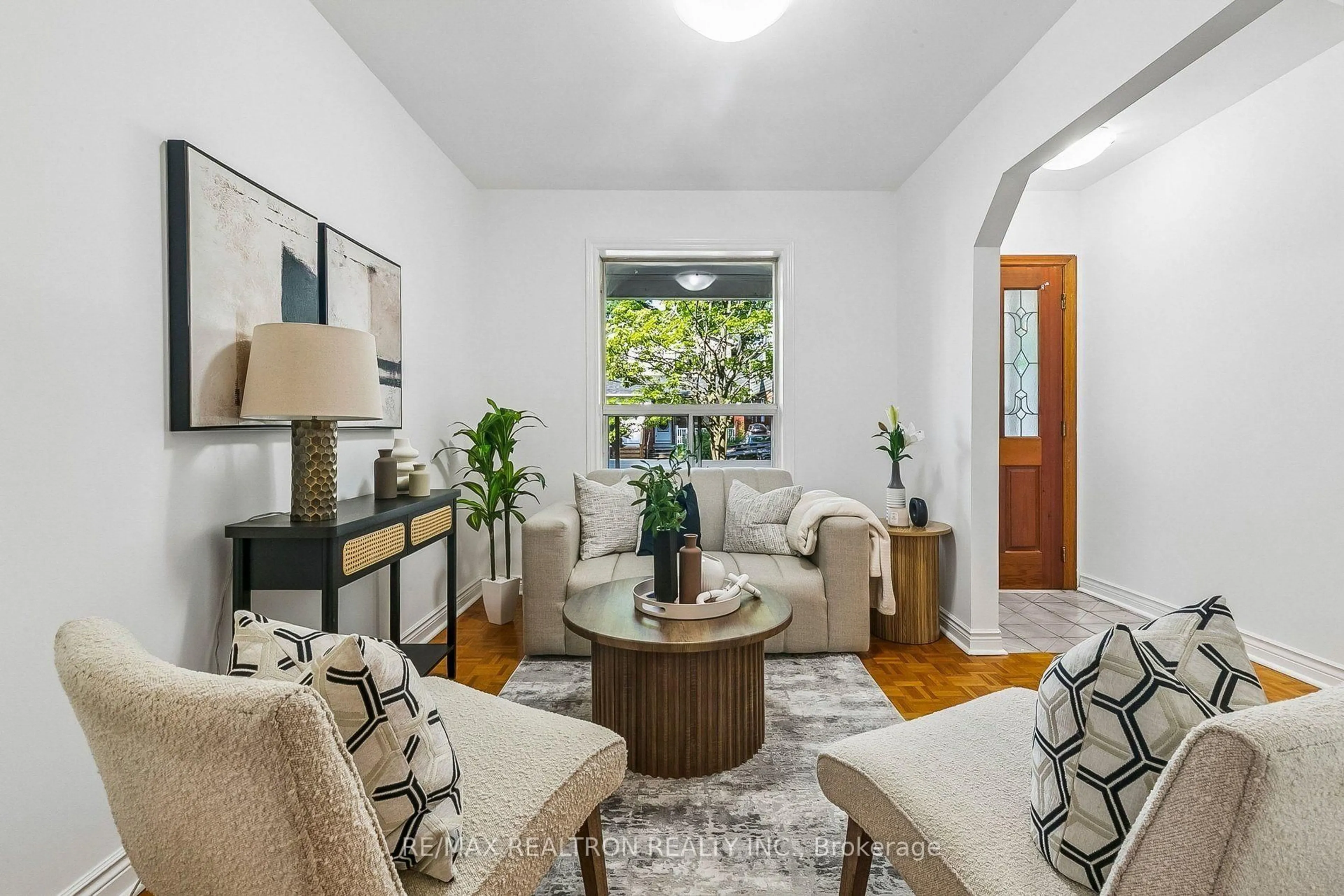 Living room with furniture, unknown for 79 Glenmount Park Road Rd, Toronto Ontario M4E 2N1
