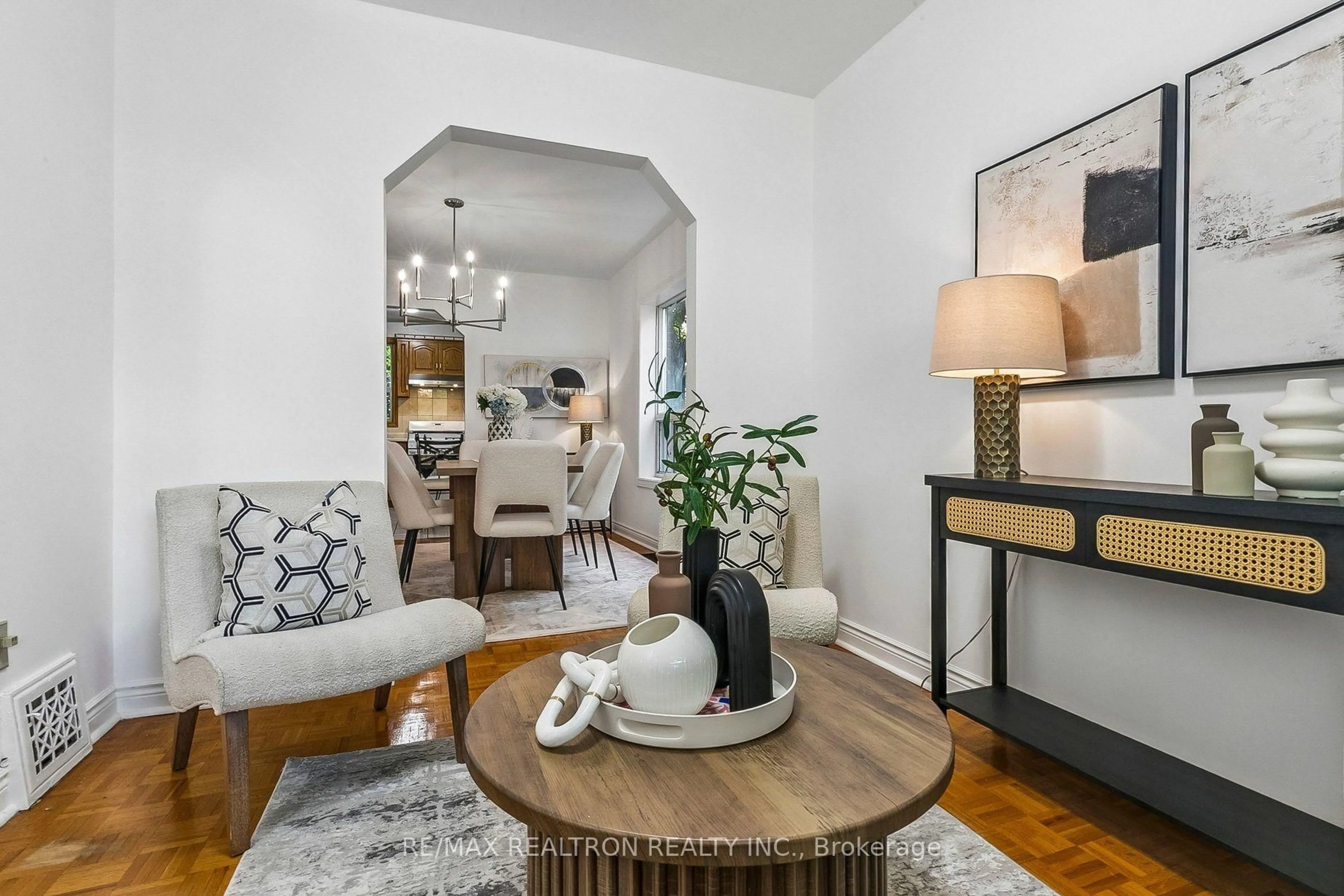 Living room with furniture, unknown for 79 Glenmount Park Road Rd, Toronto Ontario M4E 2N1