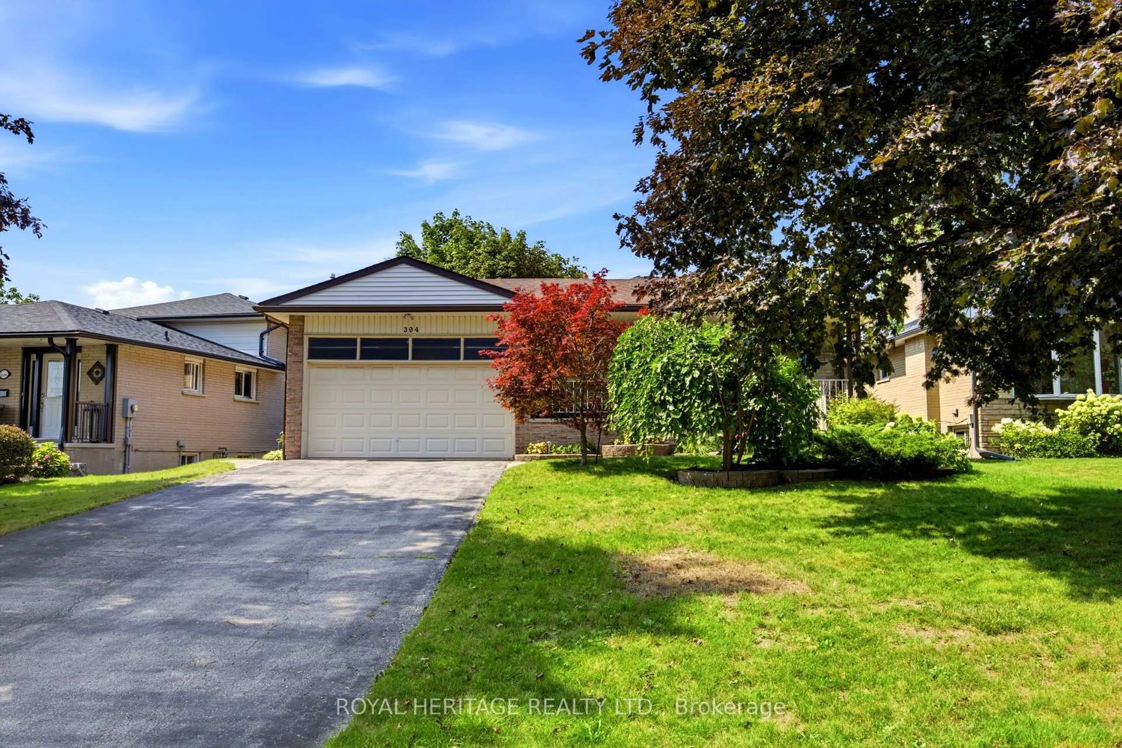 Home with vinyl exterior material, street for 394 Amstel Crt, Oshawa Ontario L1G 2J8