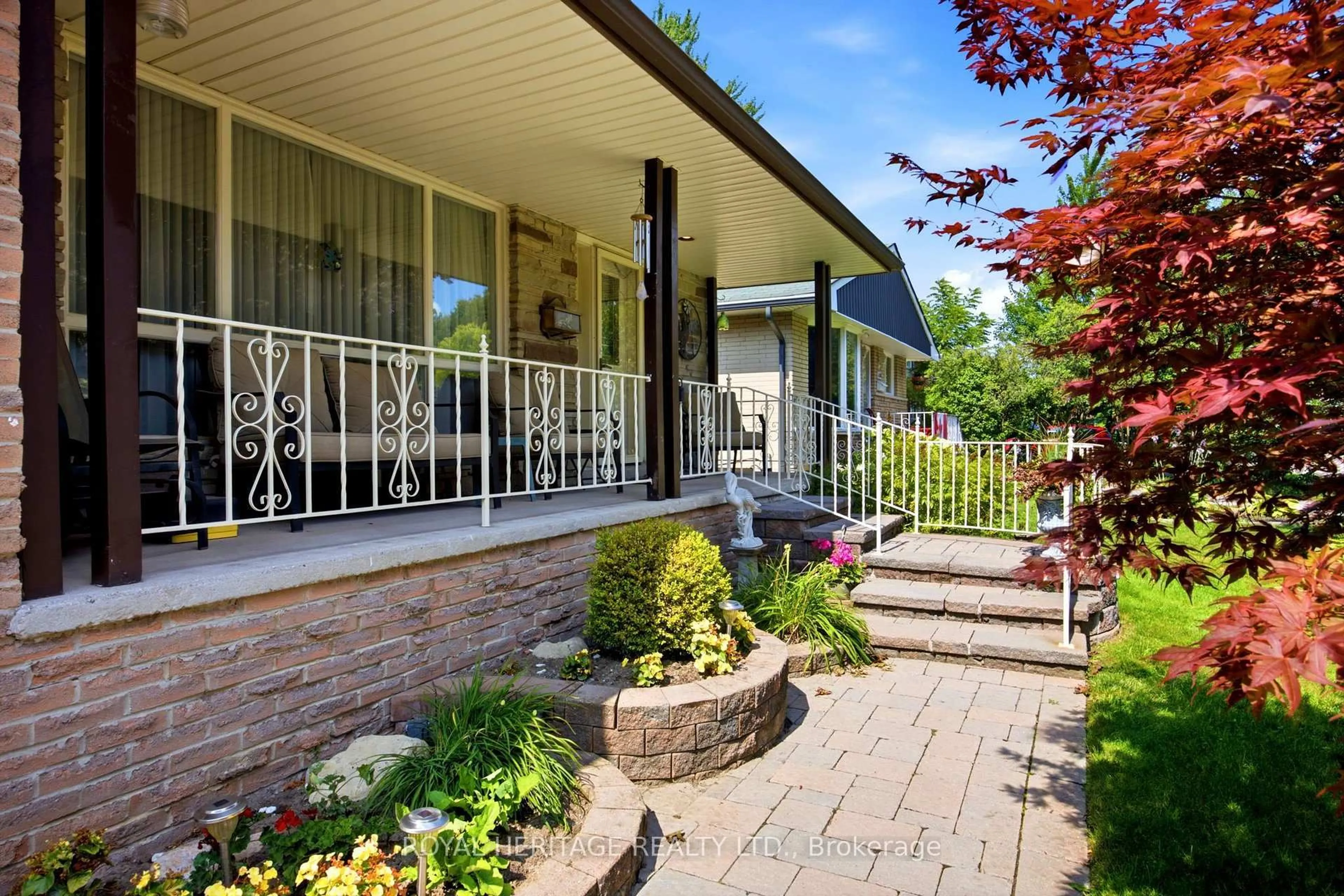 Unknown for 394 Amstel Crt, Oshawa Ontario L1G 2J8