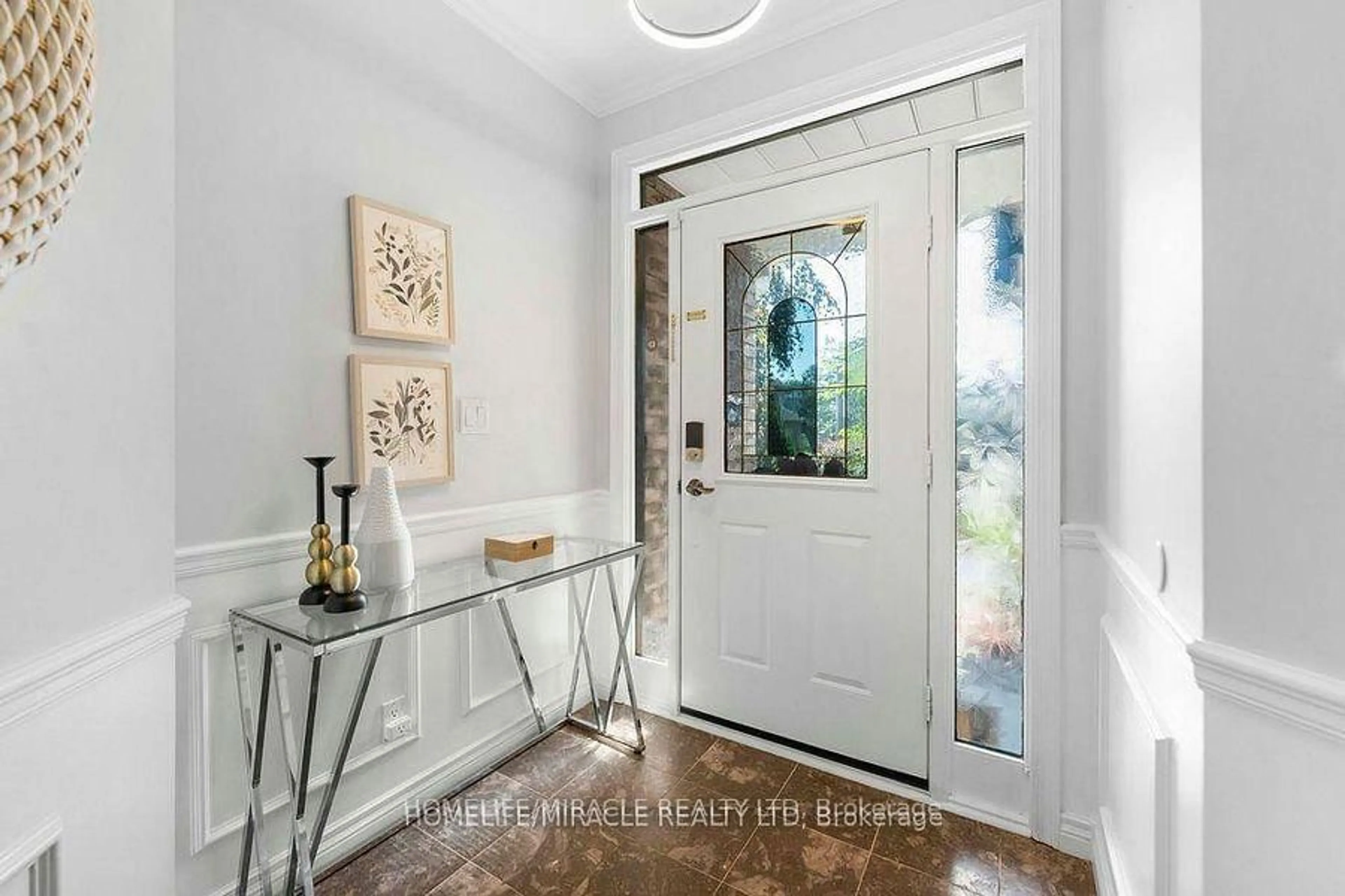 Indoor entryway for 987 Copperfield Dr, Oshawa Ontario L1K 2E9