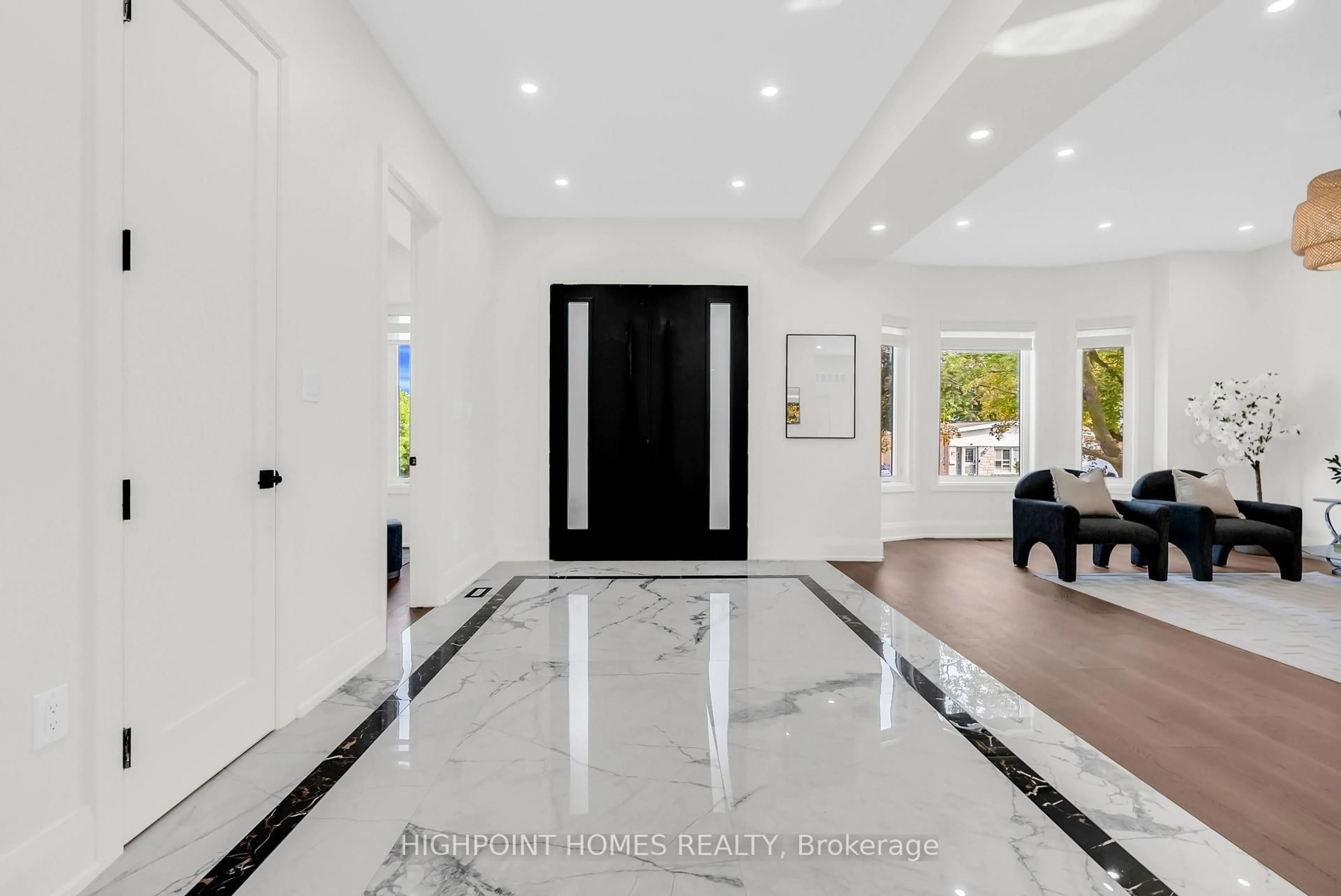 Indoor entryway for 72 Gaiety Dr, Toronto Ontario M1H 1C1