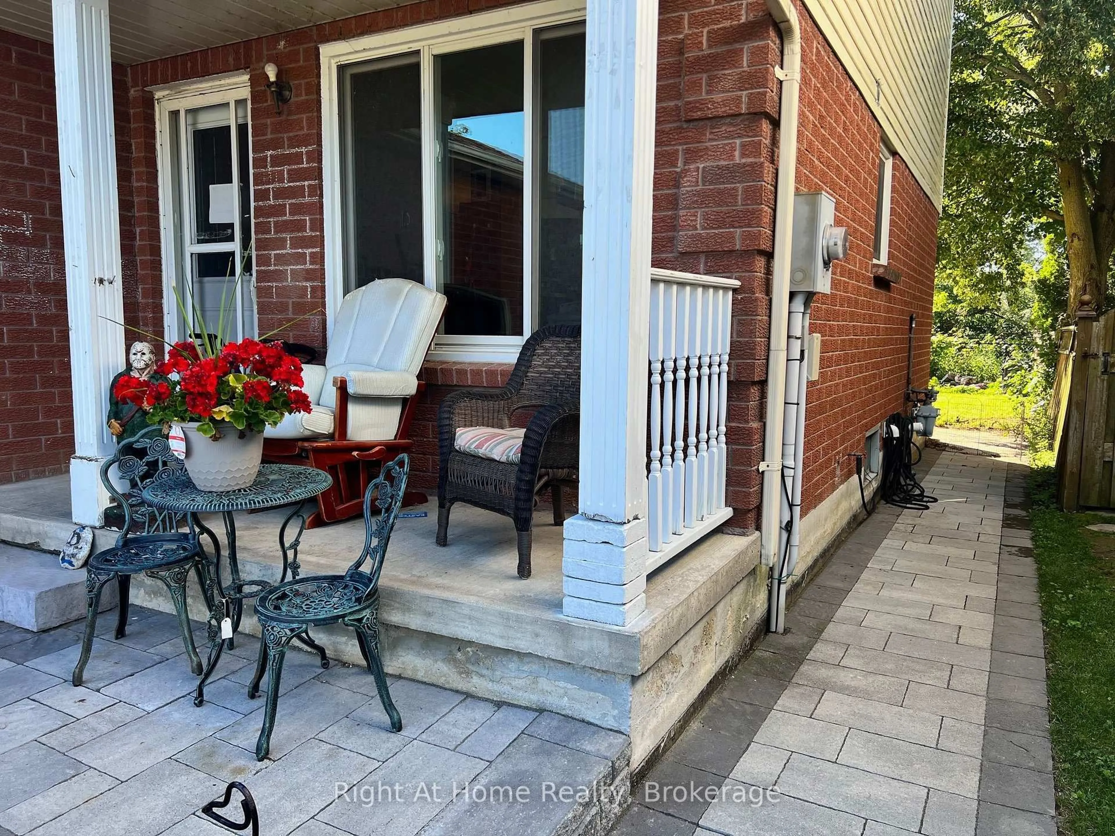 Patio, street for 26 Moyse Dr, Clarington Ontario L1E 2V4
