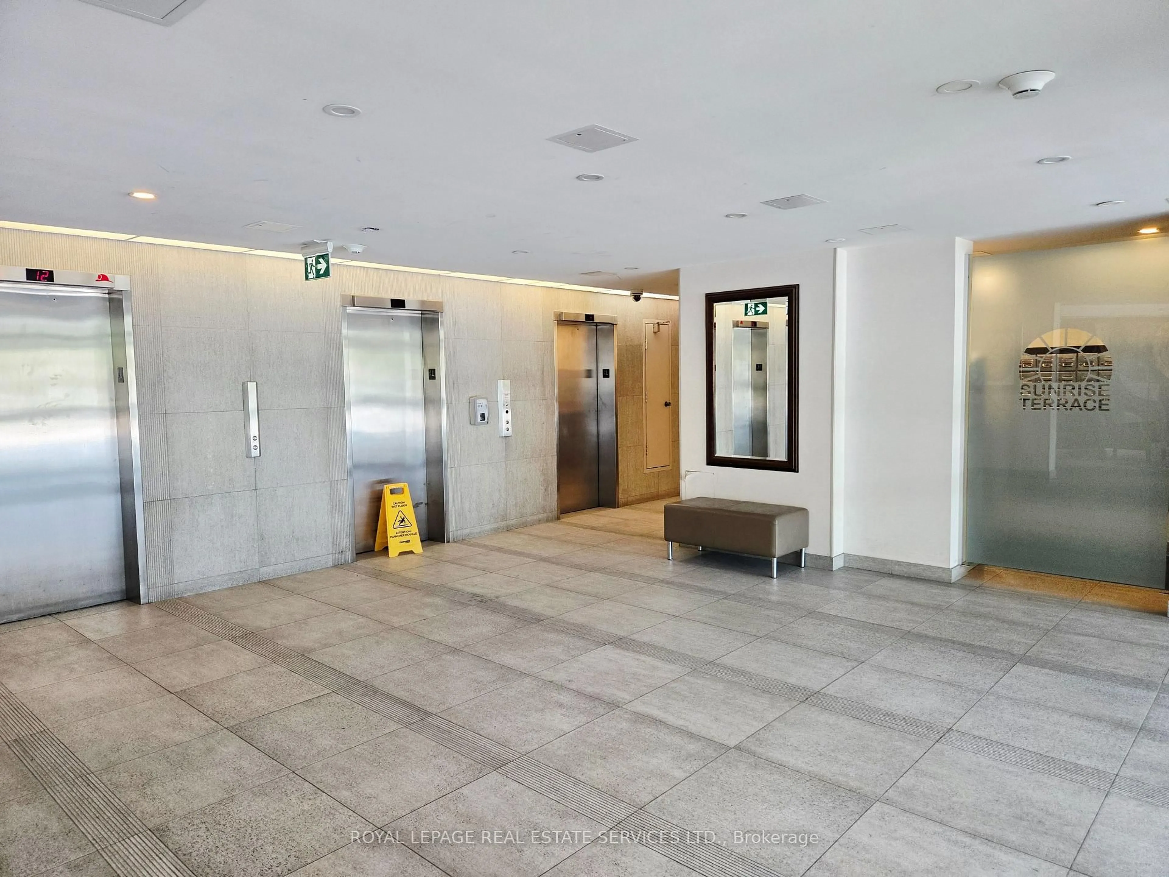 Indoor foyer for 120 Dundalk Dr #406, Toronto Ontario M1P 4V9